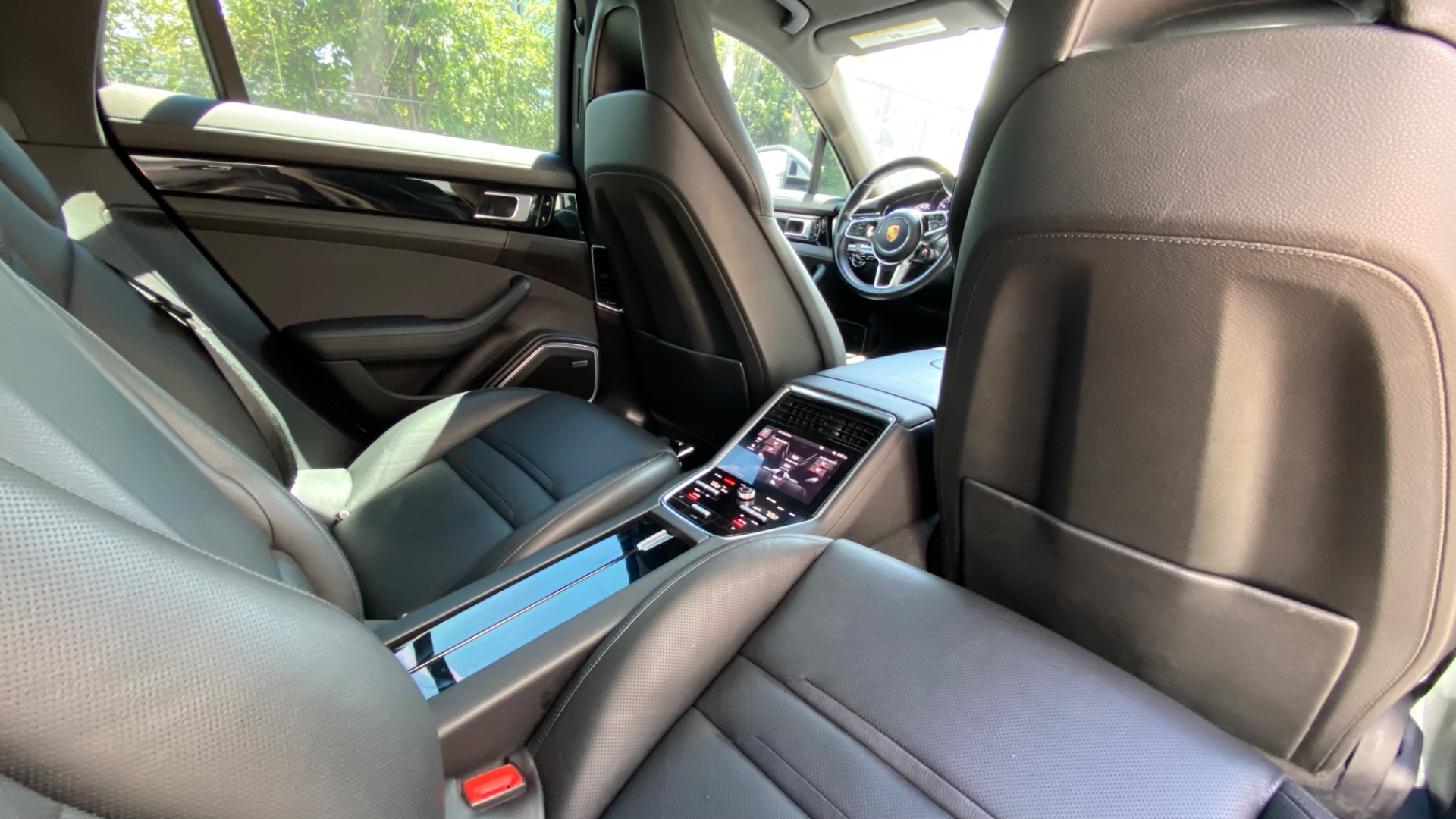 Used 2018 Porsche Panamera 4S for sale $61,995 at Formula Imports in Charlotte NC 28227 35