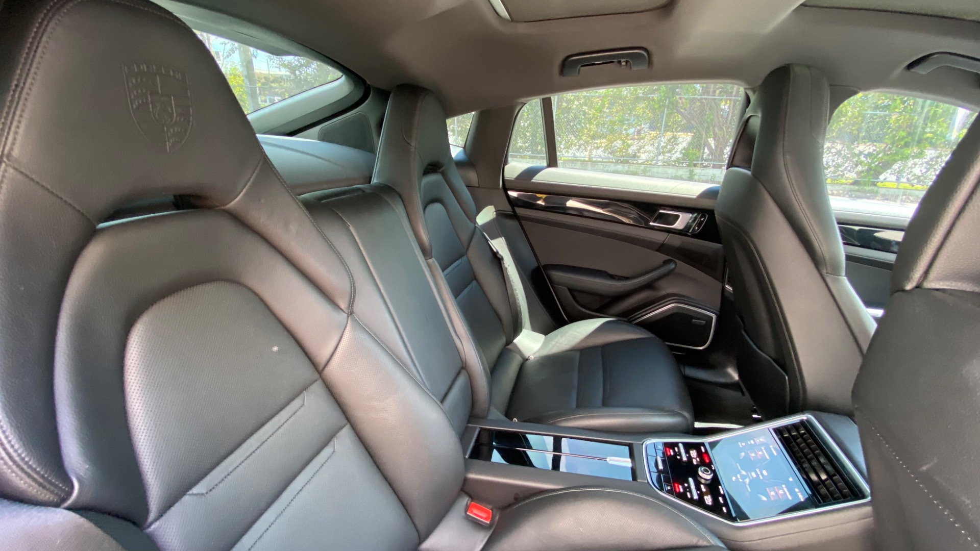 Used 2018 Porsche Panamera 4S for sale $61,995 at Formula Imports in Charlotte NC 28227 37