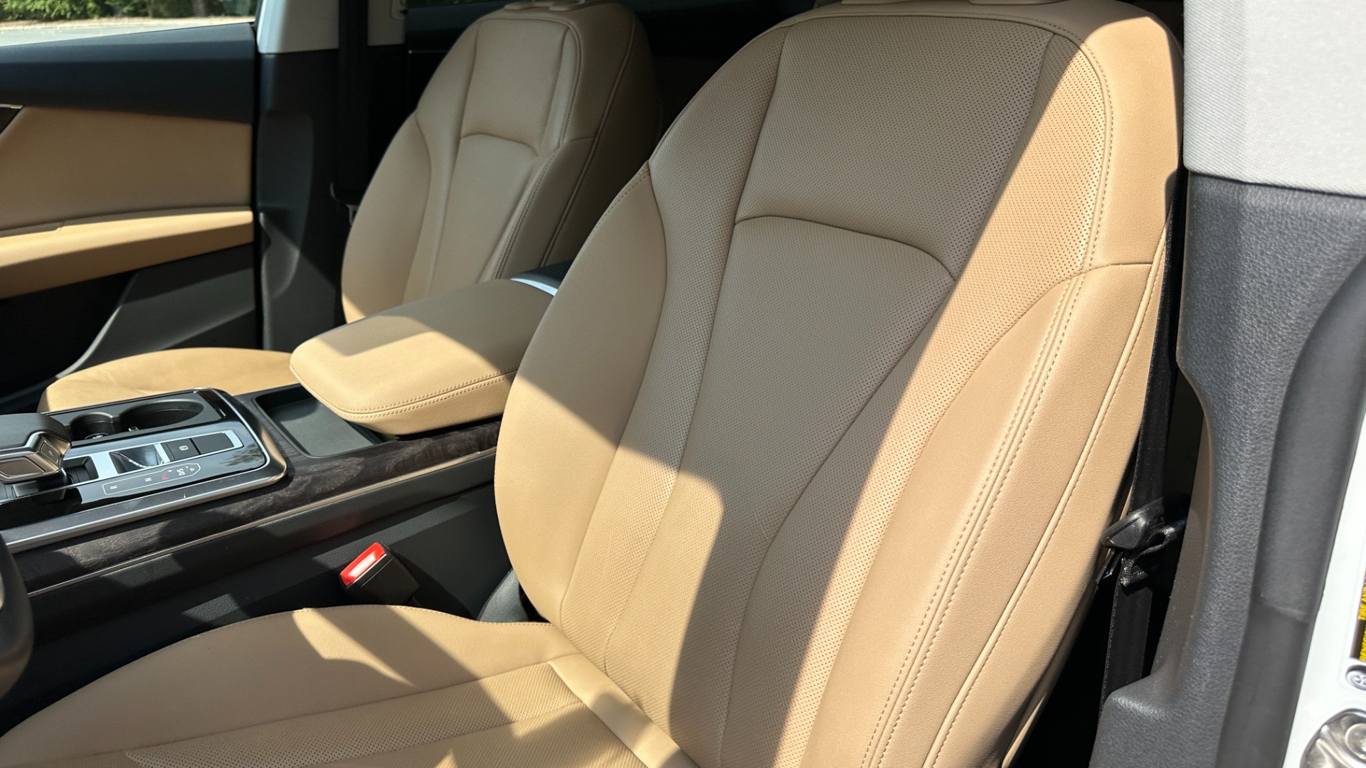 Used 2021 Audi Q8 PREMIUM PLUS / S-LINE / TOW PACKAGE / REAR AIRBAGS for sale Sold at Formula Imports in Charlotte NC 28227 13