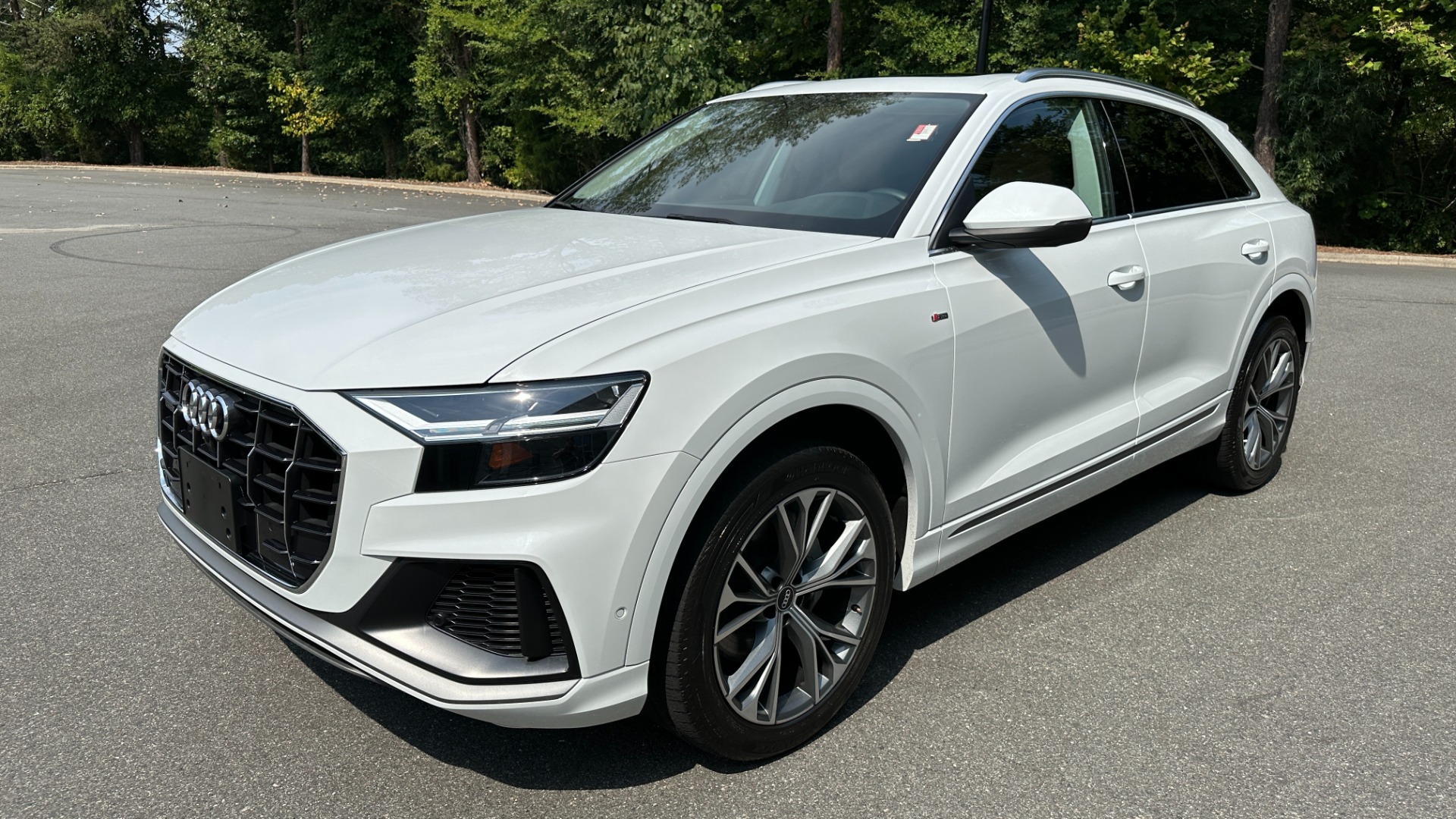 Used 2021 Audi Q8 PREMIUM PLUS / S-LINE / TOW PACKAGE / REAR AIRBAGS for sale $60,995 at Formula Imports in Charlotte NC 28227 2