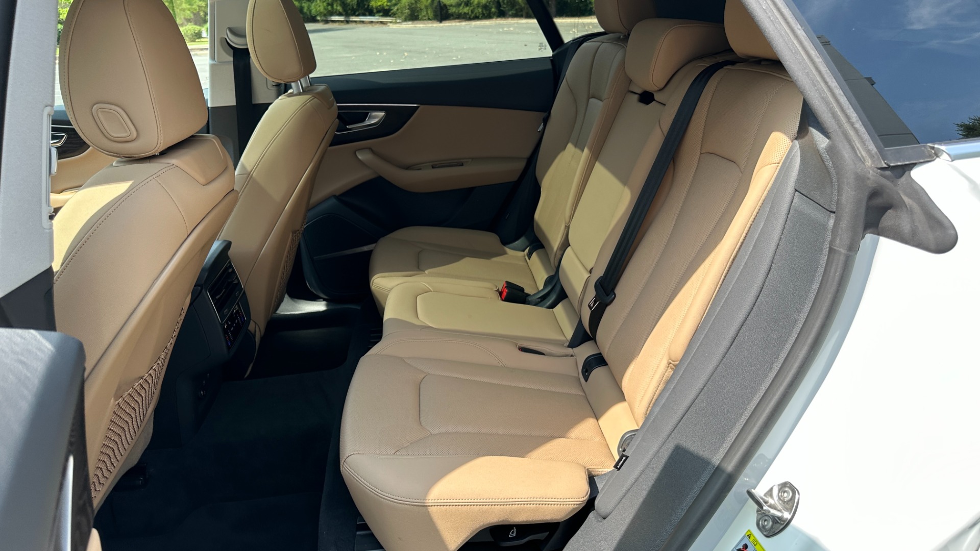 Used 2021 Audi Q8 PREMIUM PLUS / S-LINE / TOW PACKAGE / REAR AIRBAGS for sale $60,995 at Formula Imports in Charlotte NC 28227 22