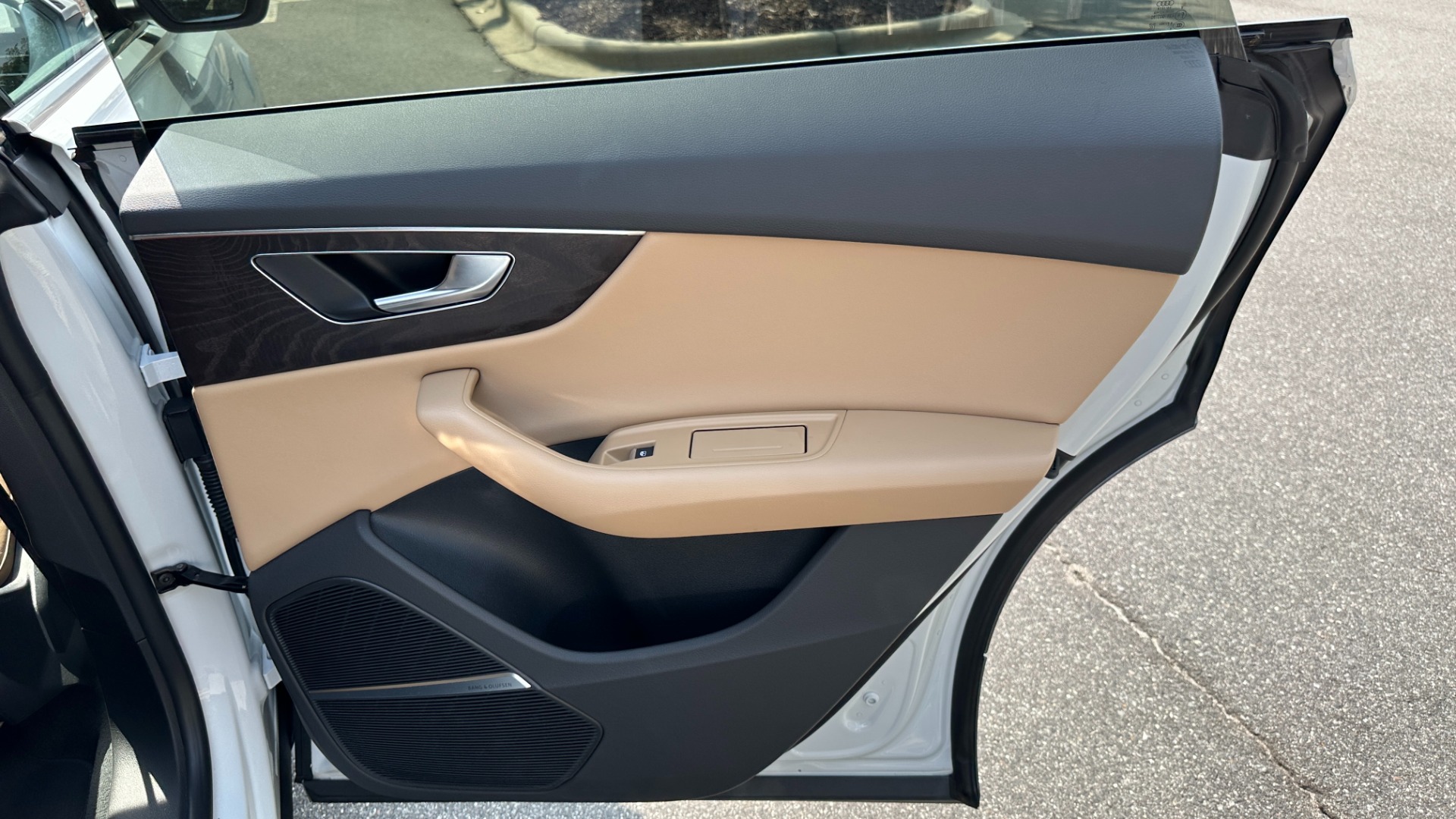Used 2021 Audi Q8 PREMIUM PLUS / S-LINE / TOW PACKAGE / REAR AIRBAGS for sale $60,995 at Formula Imports in Charlotte NC 28227 27