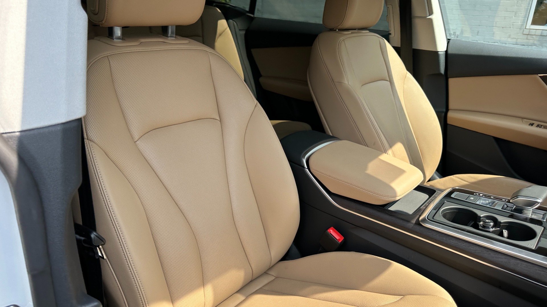 Used 2021 Audi Q8 PREMIUM PLUS / S-LINE / TOW PACKAGE / REAR AIRBAGS for sale $60,995 at Formula Imports in Charlotte NC 28227 34