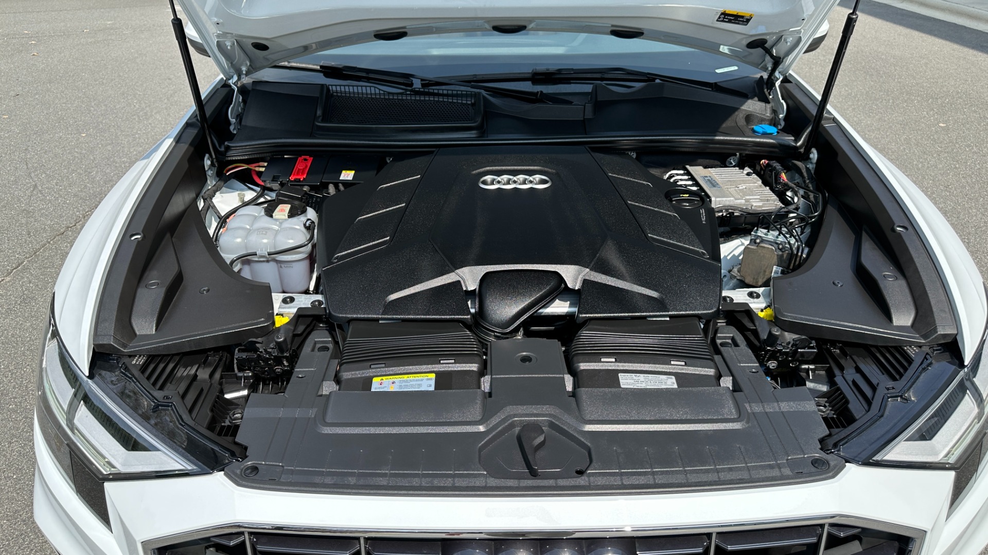 Used 2021 Audi Q8 PREMIUM PLUS / S-LINE / TOW PACKAGE / REAR AIRBAGS for sale $60,995 at Formula Imports in Charlotte NC 28227 43