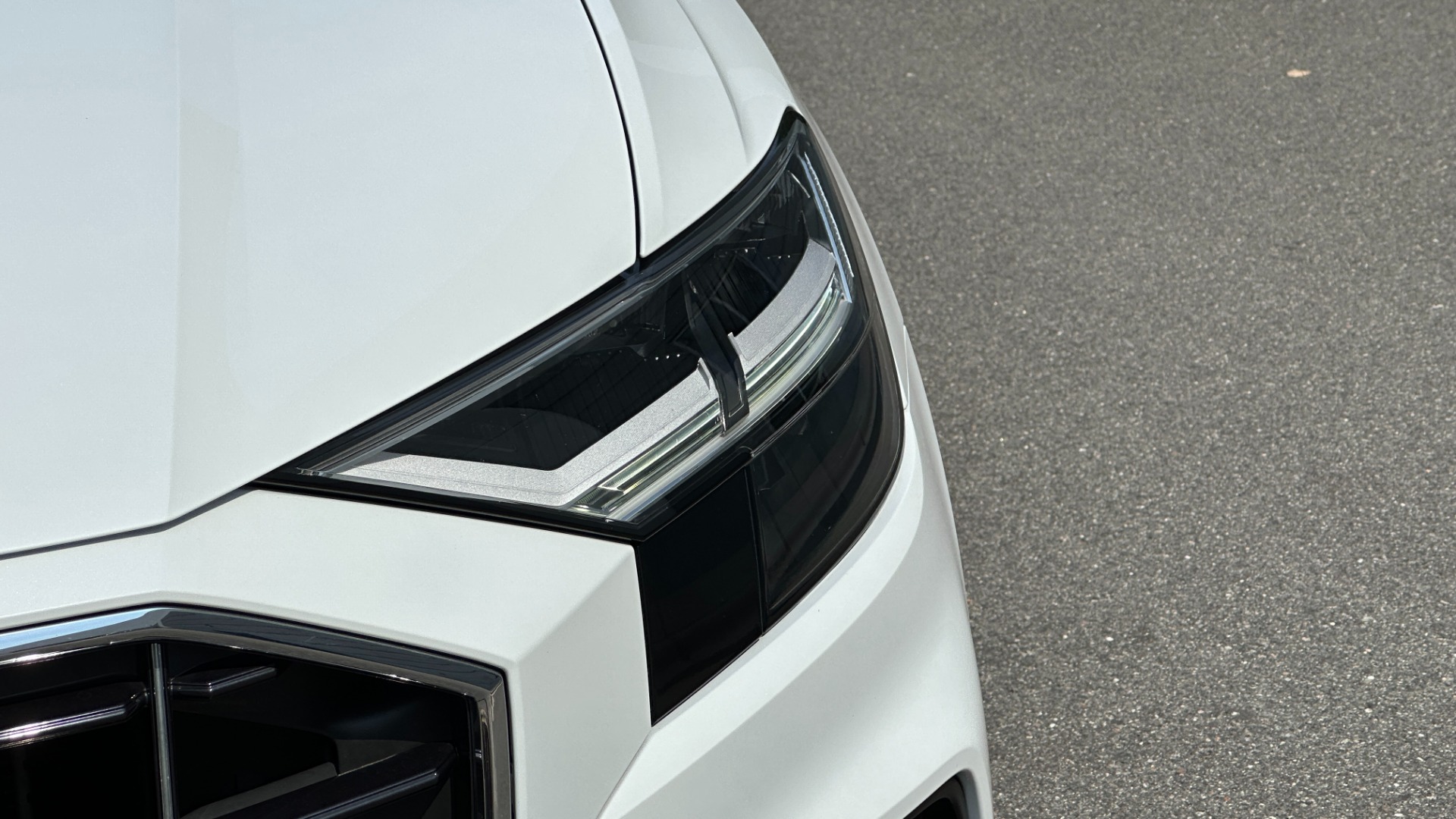 Used 2021 Audi Q8 PREMIUM PLUS / S-LINE / TOW PACKAGE / REAR AIRBAGS for sale $60,995 at Formula Imports in Charlotte NC 28227 48