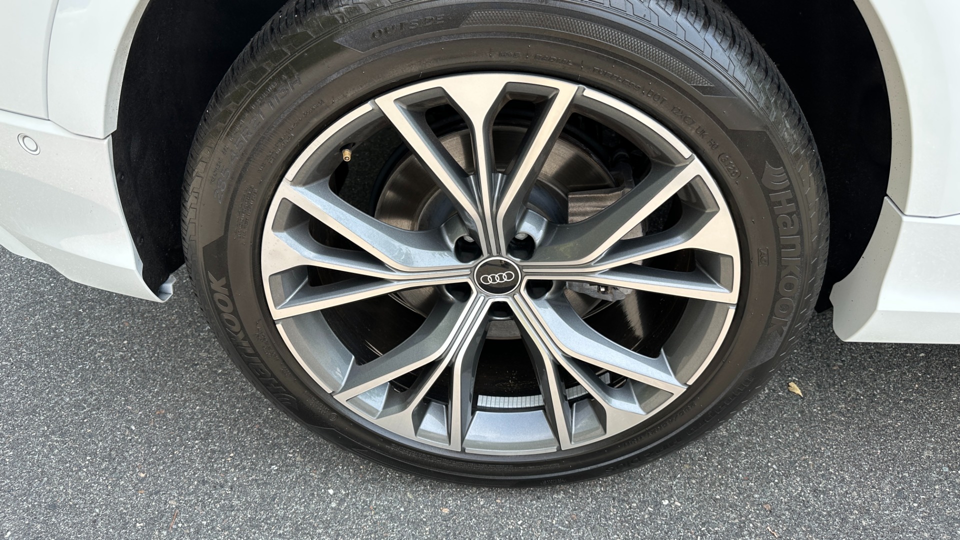 Used 2021 Audi Q8 PREMIUM PLUS / S-LINE / TOW PACKAGE / REAR AIRBAGS for sale $60,995 at Formula Imports in Charlotte NC 28227 49