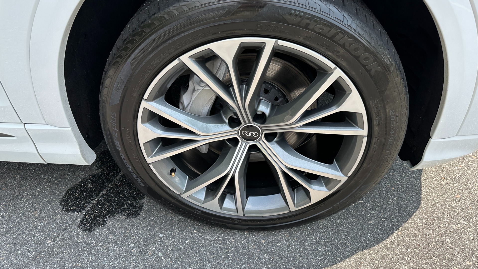 Used 2021 Audi Q8 PREMIUM PLUS / S-LINE / TOW PACKAGE / REAR AIRBAGS for sale $60,995 at Formula Imports in Charlotte NC 28227 50