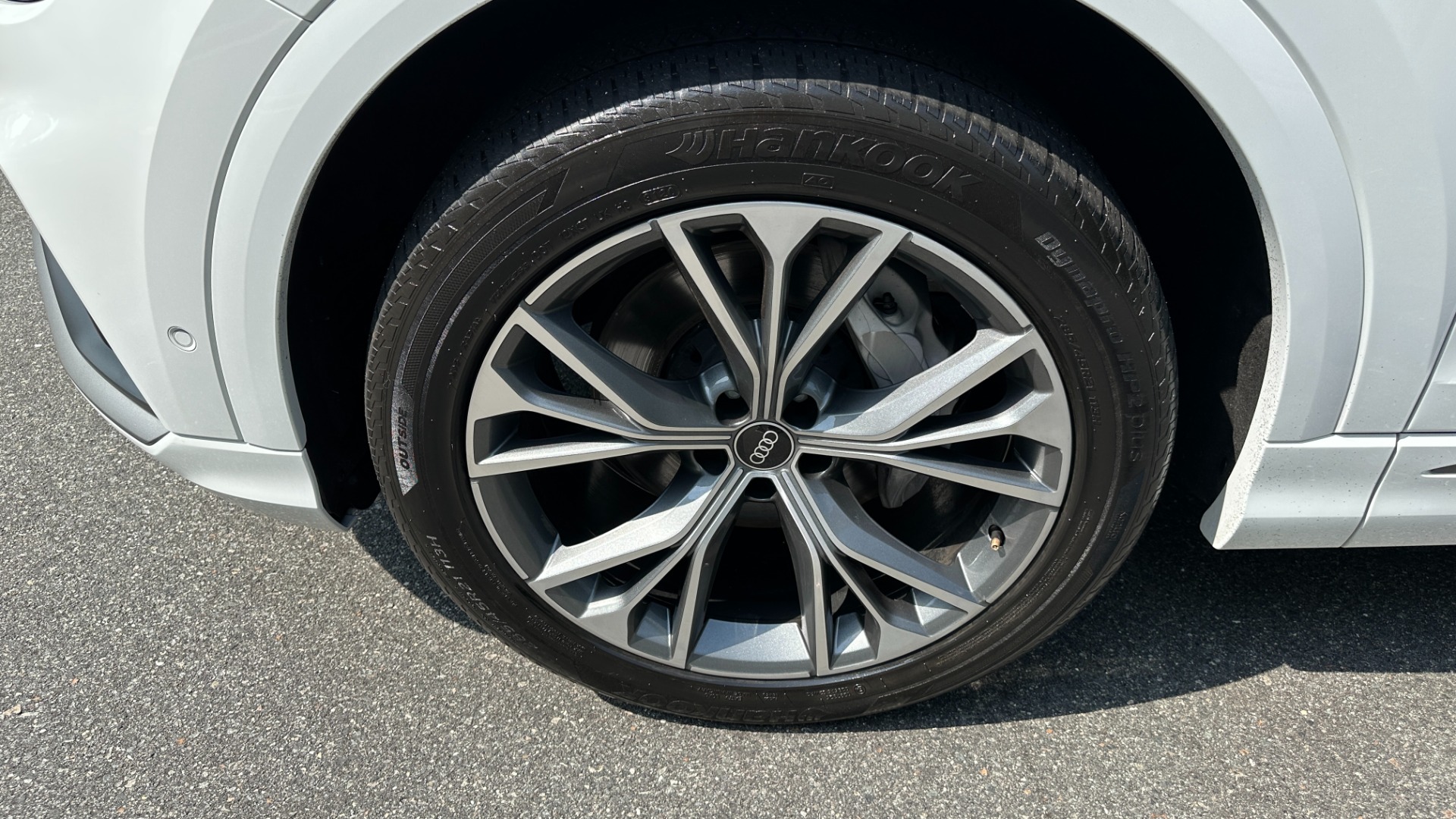 Used 2021 Audi Q8 PREMIUM PLUS / S-LINE / TOW PACKAGE / REAR AIRBAGS for sale $60,995 at Formula Imports in Charlotte NC 28227 51