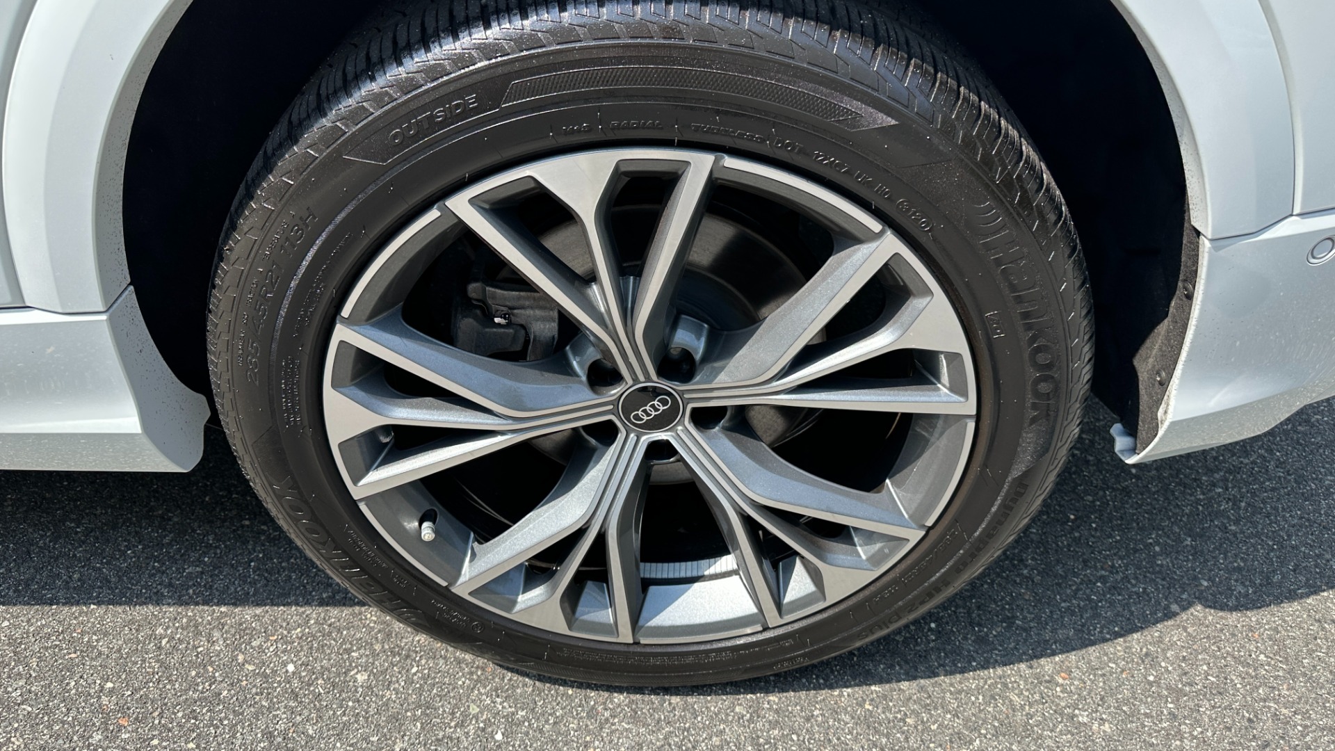 Used 2021 Audi Q8 PREMIUM PLUS / S-LINE / TOW PACKAGE / REAR AIRBAGS for sale $60,995 at Formula Imports in Charlotte NC 28227 52