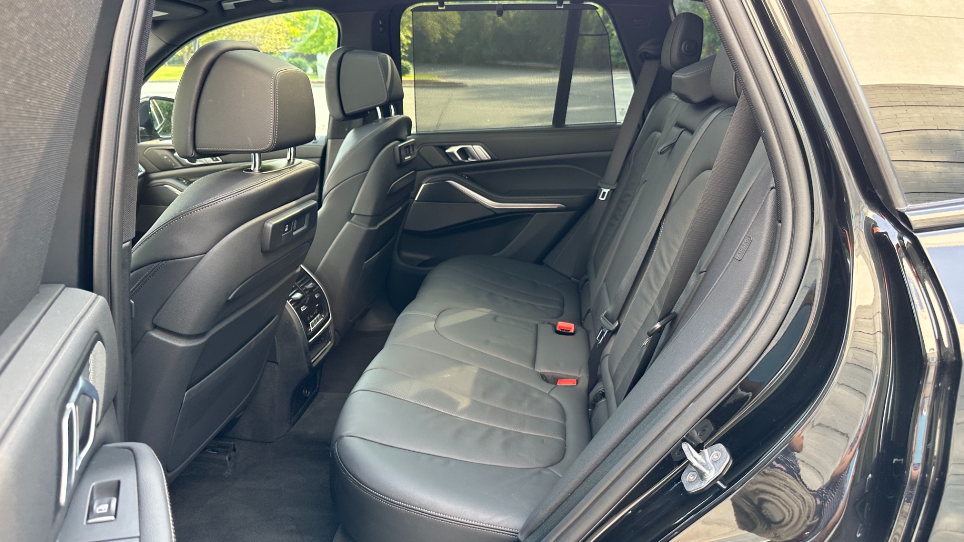 Used 2020 BMW X5 M50i / PREMIUM / TRAILER HITCH / BLACK TRIM / PARKING ASSIST for sale $54,995 at Formula Imports in Charlotte NC 28227 25