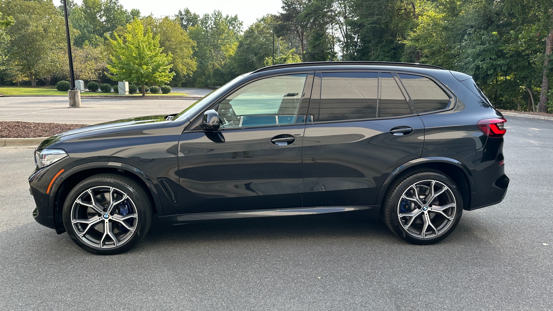Used 2020 BMW X5 M50i / PREMIUM / TRAILER HITCH / BLACK TRIM / PARKING ASSIST for sale $54,995 at Formula Imports in Charlotte NC 28227 3