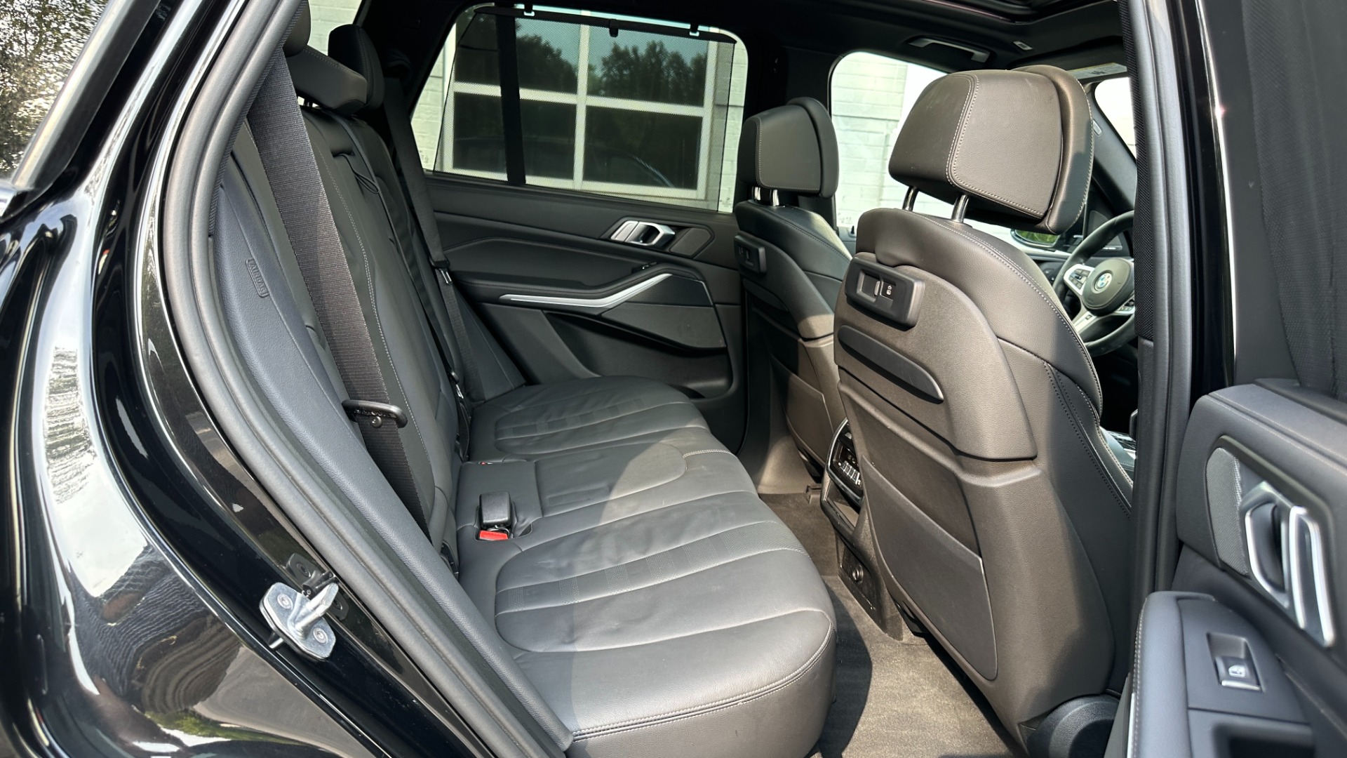 Used 2020 BMW X5 M50i / PREMIUM / TRAILER HITCH / BLACK TRIM / PARKING ASSIST for sale $54,995 at Formula Imports in Charlotte NC 28227 32
