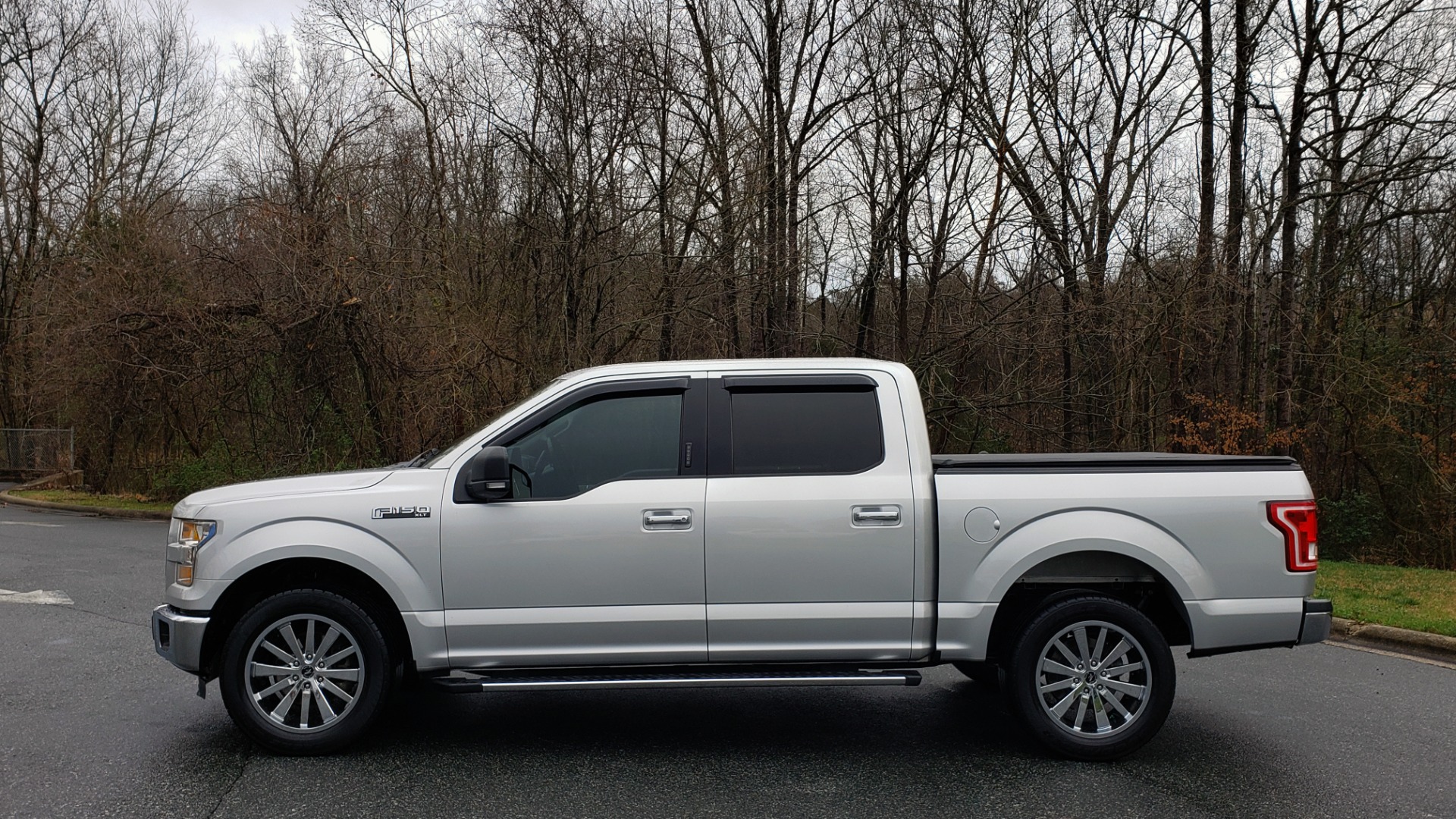 Used 2015 Ford F-150 XLT 4X2 SUPERCREW / 5.0L V8 / SYNC / REARVIEW for sale Sold at Formula Imports in Charlotte NC 28227 2