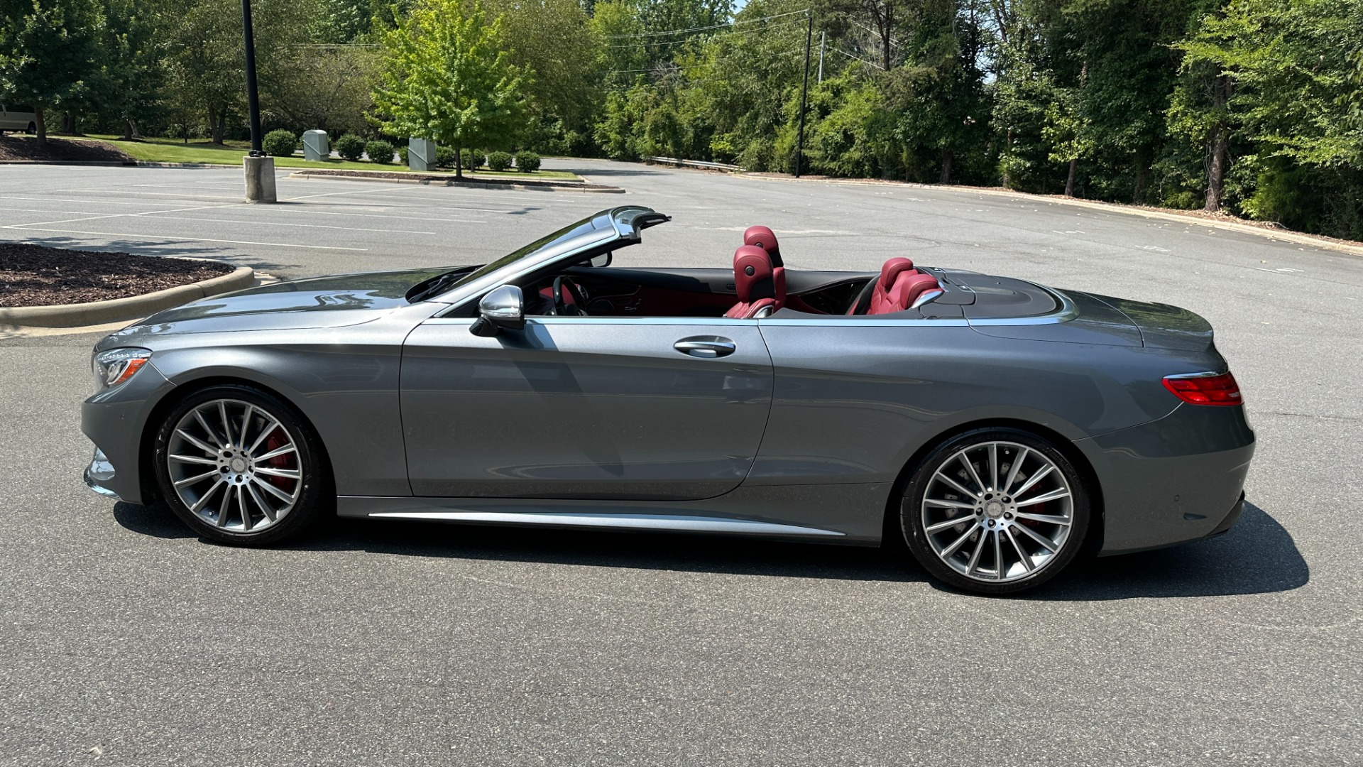 Used 2017 Mercedes-Benz S-Class S 550 CABRIOLET / LOADED OPTIONS / DESIGNO INTERIOR / SPORT / PREMIUM / MOR for sale Sold at Formula Imports in Charlotte NC 28227 5