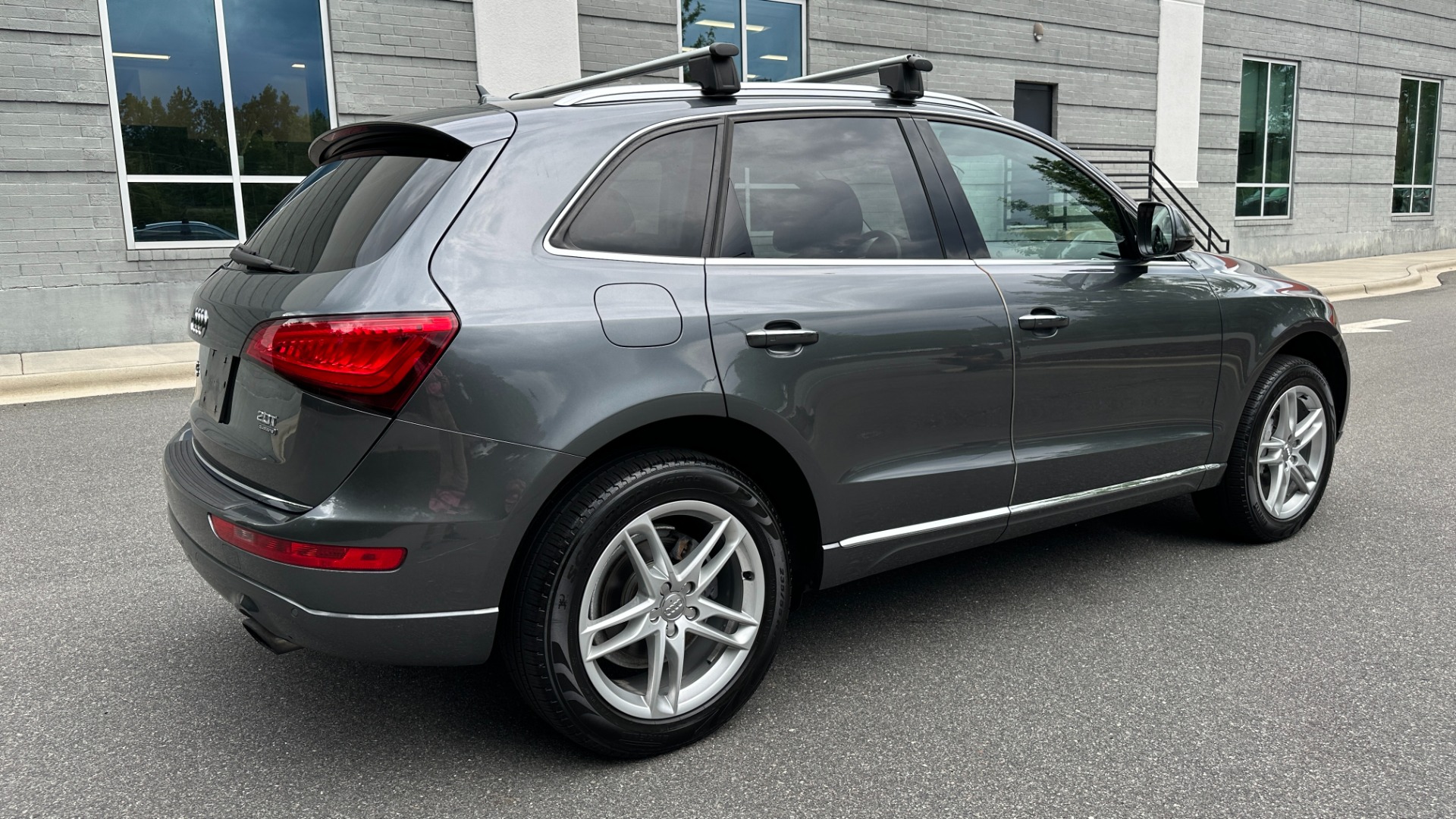 Used 2017 Audi Q5 PREMIUM PLUS / TECHNOLOGY PACKAGE / PEARL PAINT for sale Sold at Formula Imports in Charlotte NC 28227 7