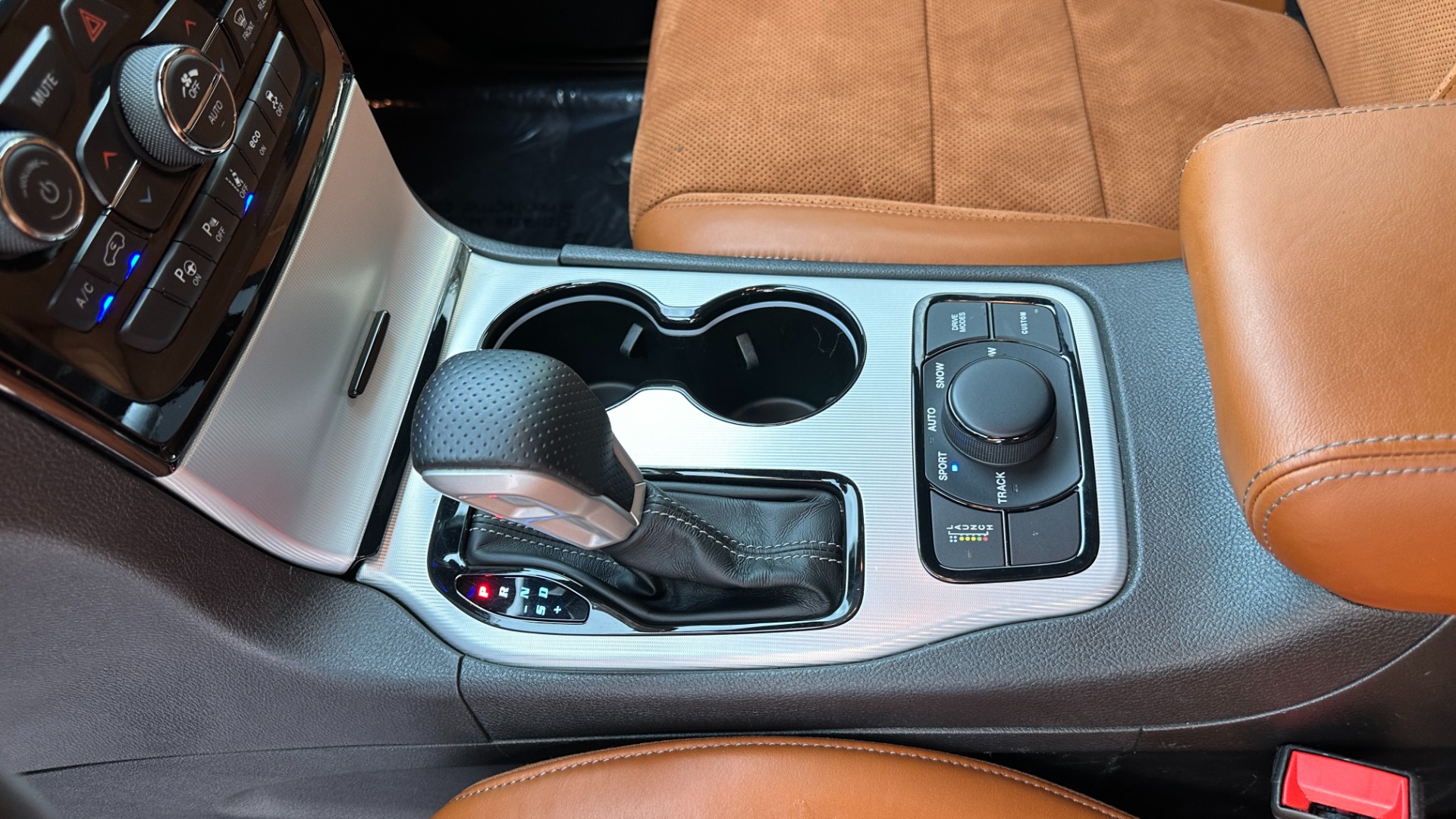 Used 2021 Jeep Grand Cherokee TRACKHAWK / SUPERCHARGED / STARLIGHT HEADLINER / VOSSEN WHEELS for sale $90,495 at Formula Imports in Charlotte NC 28227 19