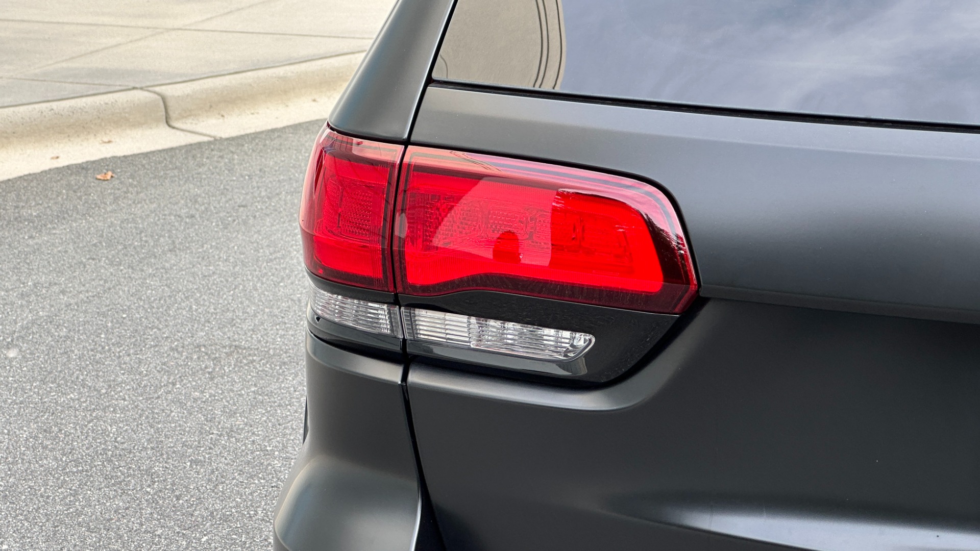 Used 2021 Jeep Grand Cherokee TRACKHAWK / SUPERCHARGED / STARLIGHT HEADLINER / VOSSEN WHEELS for sale $90,495 at Formula Imports in Charlotte NC 28227 46