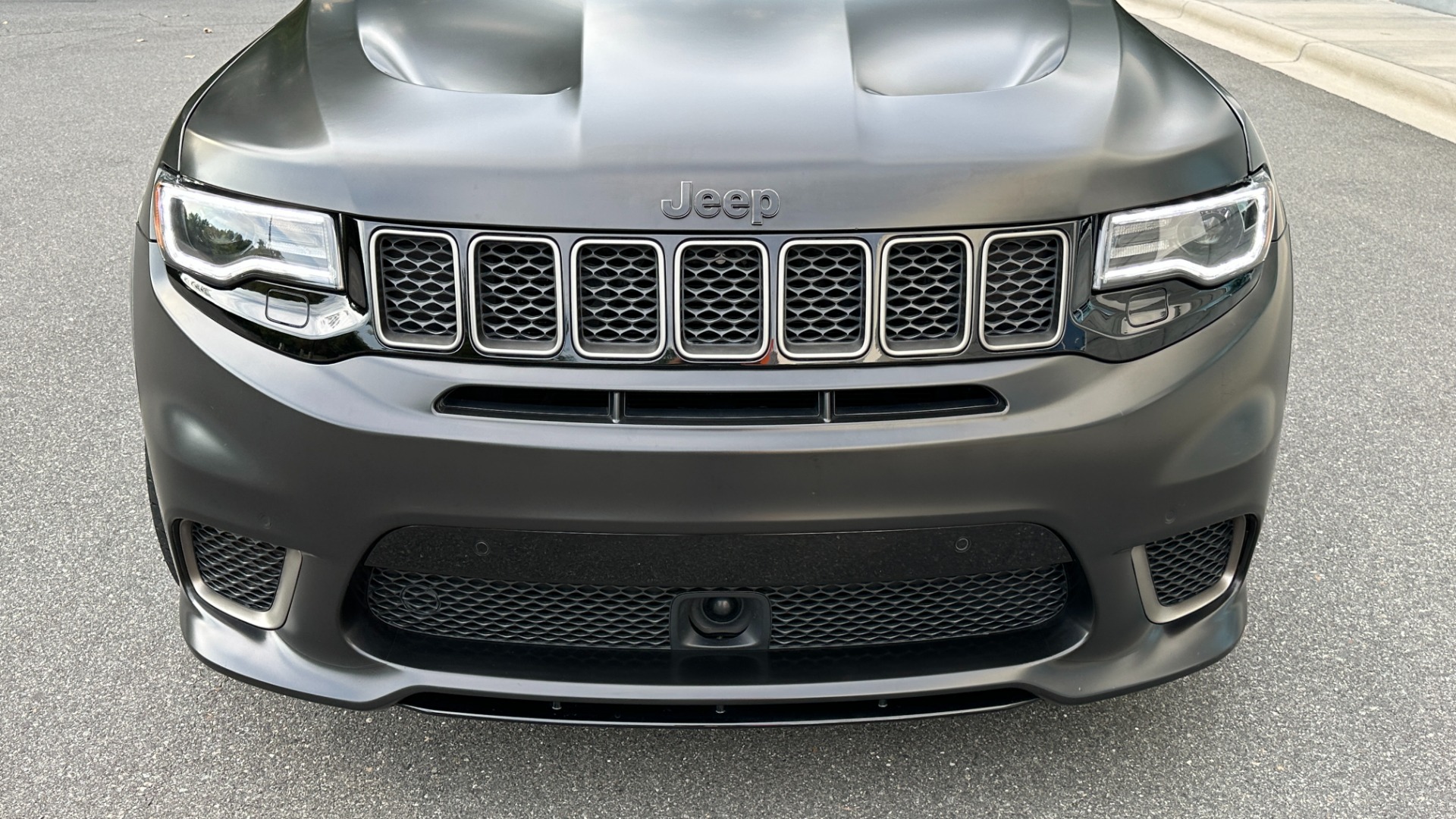 Used 2021 Jeep Grand Cherokee TRACKHAWK / SUPERCHARGED / STARLIGHT HEADLINER / VOSSEN WHEELS for sale $90,495 at Formula Imports in Charlotte NC 28227 9