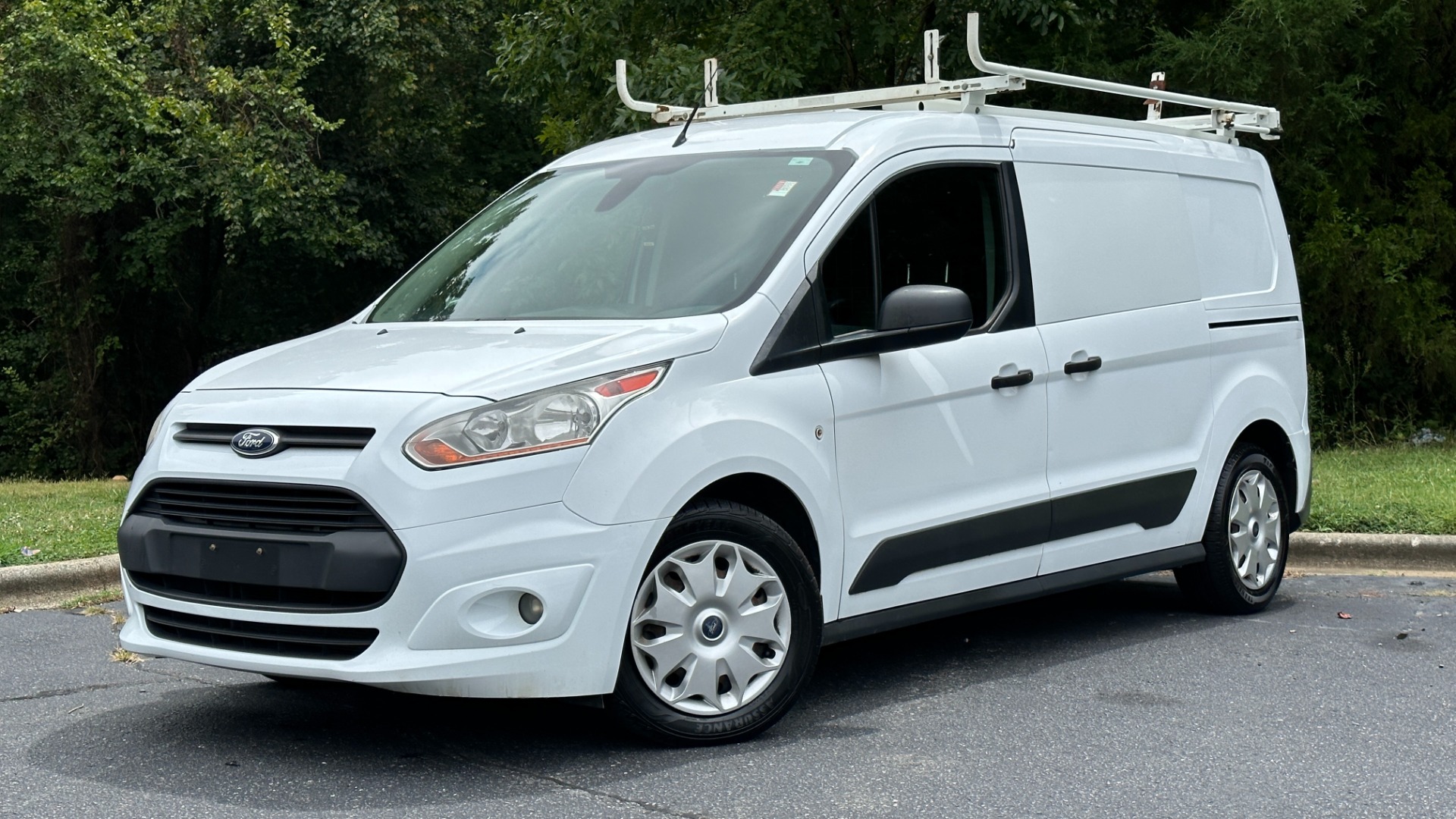 Used 2016 Ford Transit Connect XLT / WORK VAN / REAR SHELVING / ROOF RACK / 4CYL / REARVIEW CAM for sale Sold at Formula Imports in Charlotte NC 28227 1
