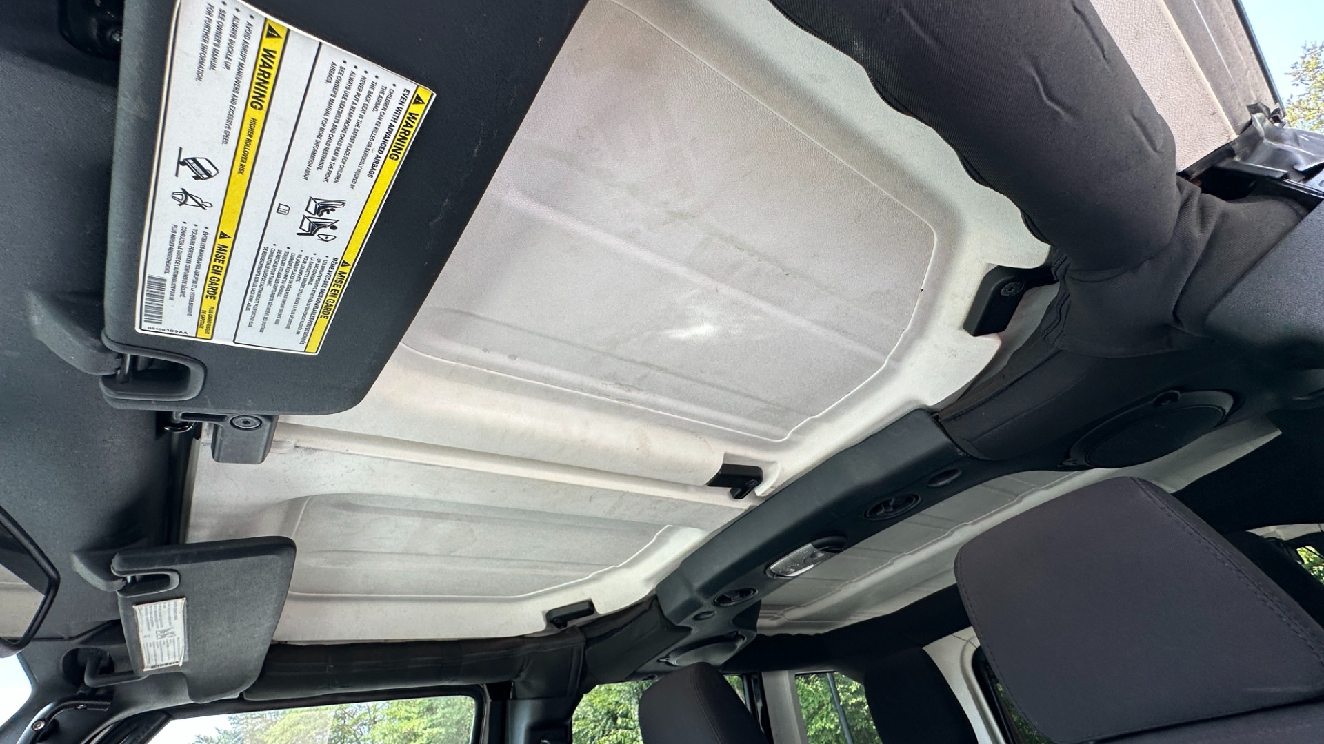 Used 2013 Jeep Wrangler Unlimited Sport / FOX SHOCKS / SOUND SYSTEM / TOUCHSCREEN / SUBWOOFER / TERRAFLEX SUS for sale $24,999 at Formula Imports in Charlotte NC 28227 22