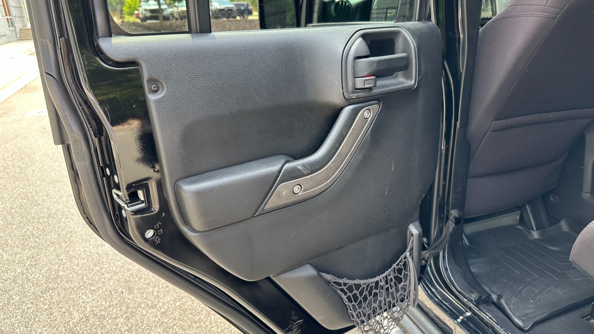 Used 2013 Jeep Wrangler Unlimited Sport / FOX SHOCKS / SOUND SYSTEM / TOUCHSCREEN / SUBWOOFER / TERRAFLEX SUS for sale $24,999 at Formula Imports in Charlotte NC 28227 24