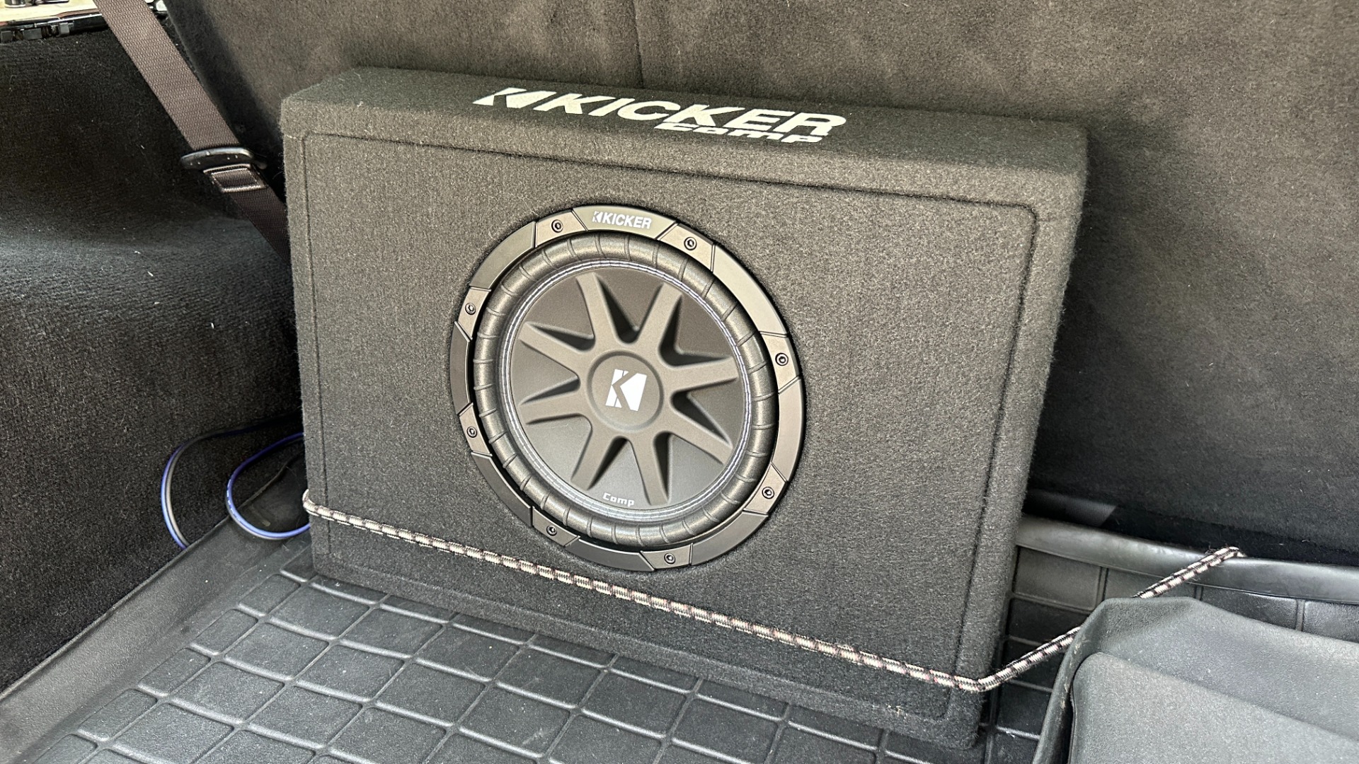 Used 2013 Jeep Wrangler Unlimited Sport / FOX SHOCKS / SOUND SYSTEM / TOUCHSCREEN / SUBWOOFER / TERRAFLEX SUS for sale $24,999 at Formula Imports in Charlotte NC 28227 32