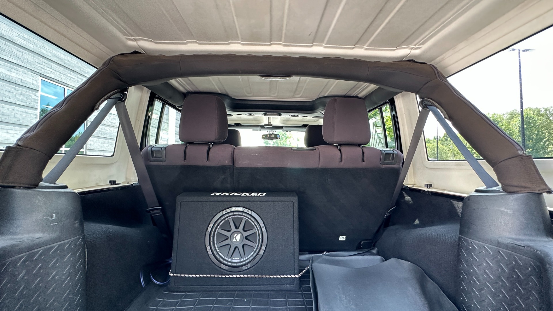 Used 2013 Jeep Wrangler Unlimited Sport / FOX SHOCKS / SOUND SYSTEM / TOUCHSCREEN / SUBWOOFER / TERRAFLEX SUS for sale $24,999 at Formula Imports in Charlotte NC 28227 34