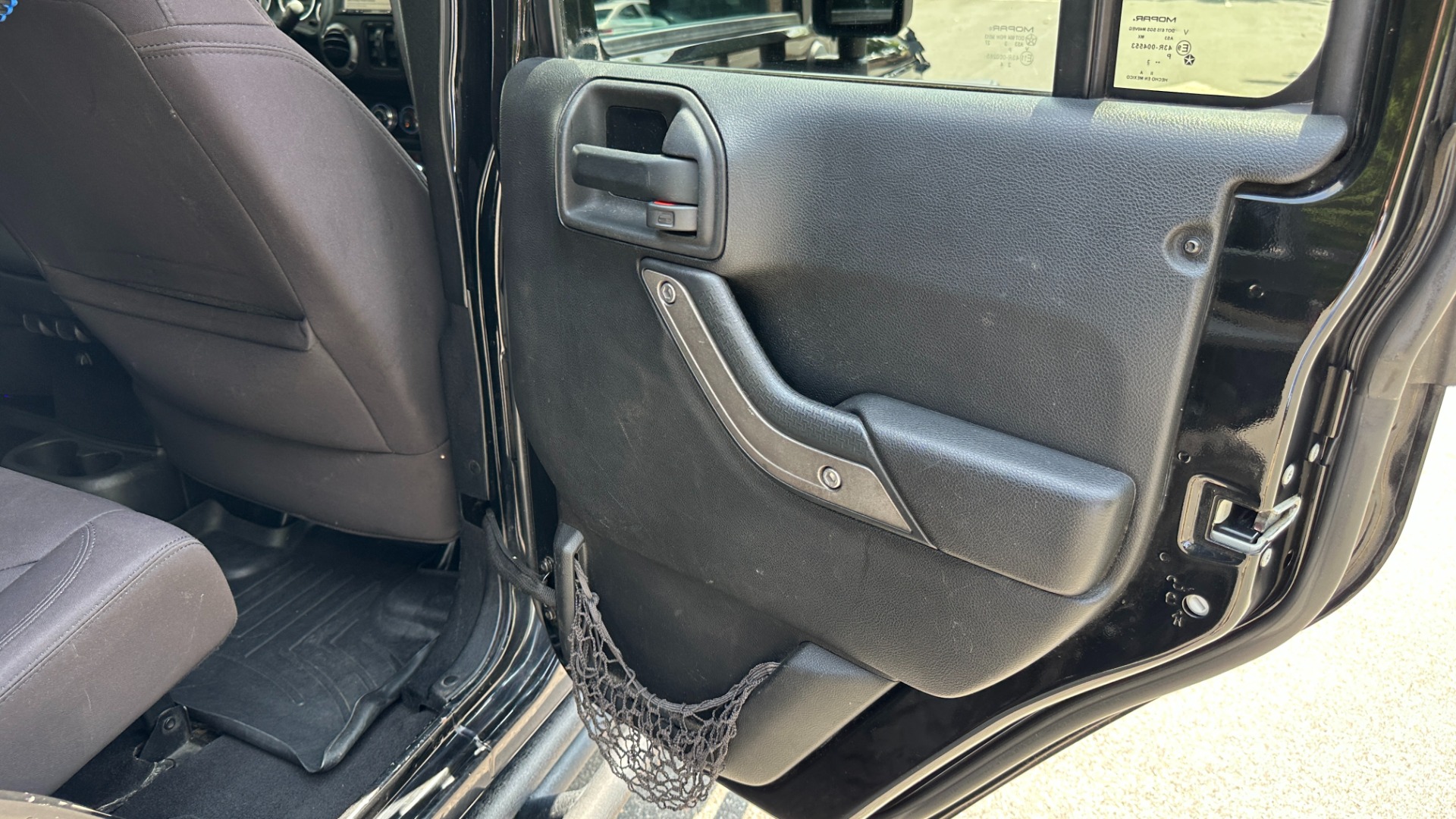 Used 2013 Jeep Wrangler Unlimited Sport / FOX SHOCKS / SOUND SYSTEM / TOUCHSCREEN / SUBWOOFER / TERRAFLEX SUS for sale $24,999 at Formula Imports in Charlotte NC 28227 35