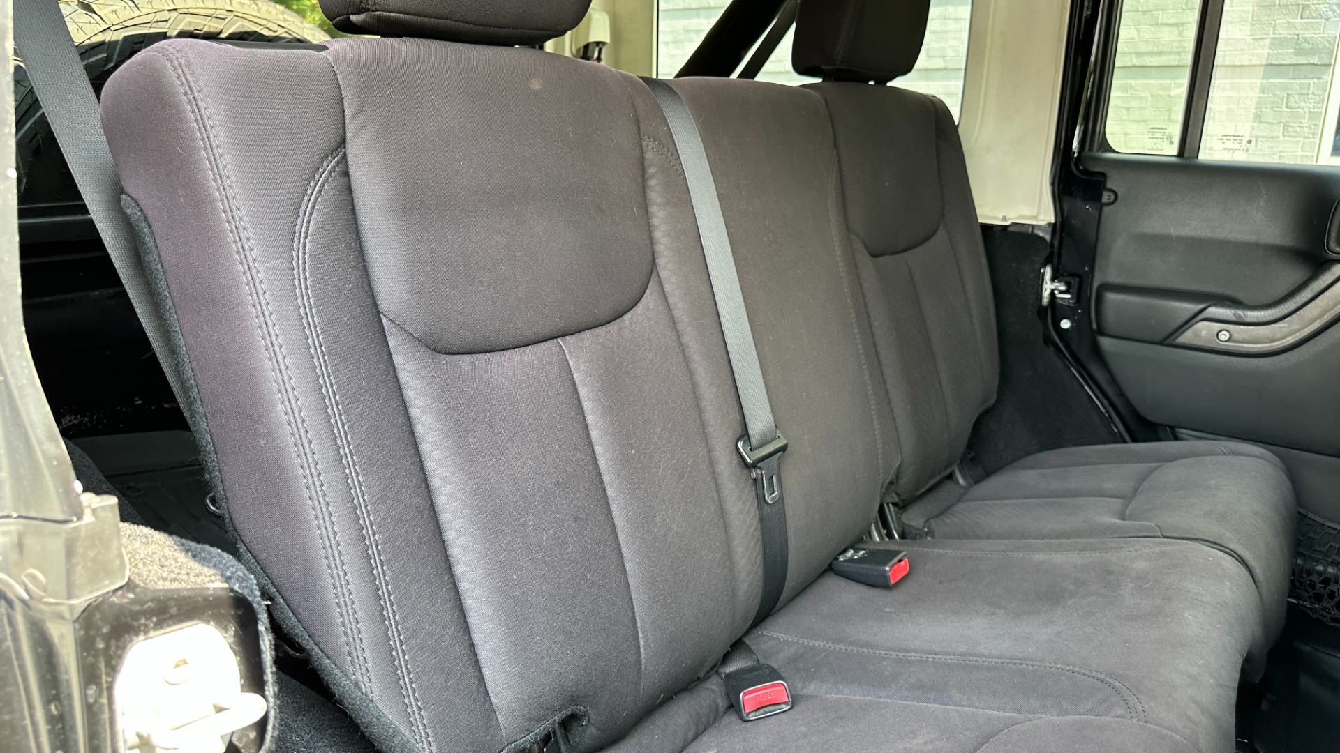 Used 2013 Jeep Wrangler Unlimited Sport / FOX SHOCKS / SOUND SYSTEM / TOUCHSCREEN / SUBWOOFER / TERRAFLEX SUS for sale $24,999 at Formula Imports in Charlotte NC 28227 37