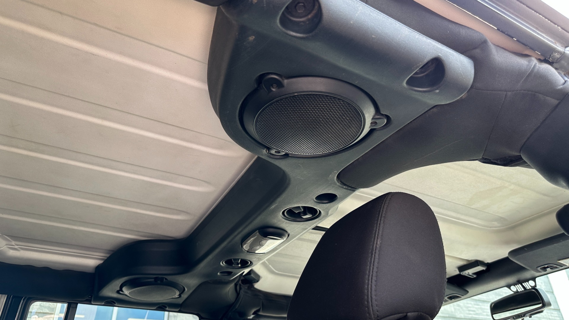 Used 2013 Jeep Wrangler Unlimited Sport / FOX SHOCKS / SOUND SYSTEM / TOUCHSCREEN / SUBWOOFER / TERRAFLEX SUS for sale $24,999 at Formula Imports in Charlotte NC 28227 39