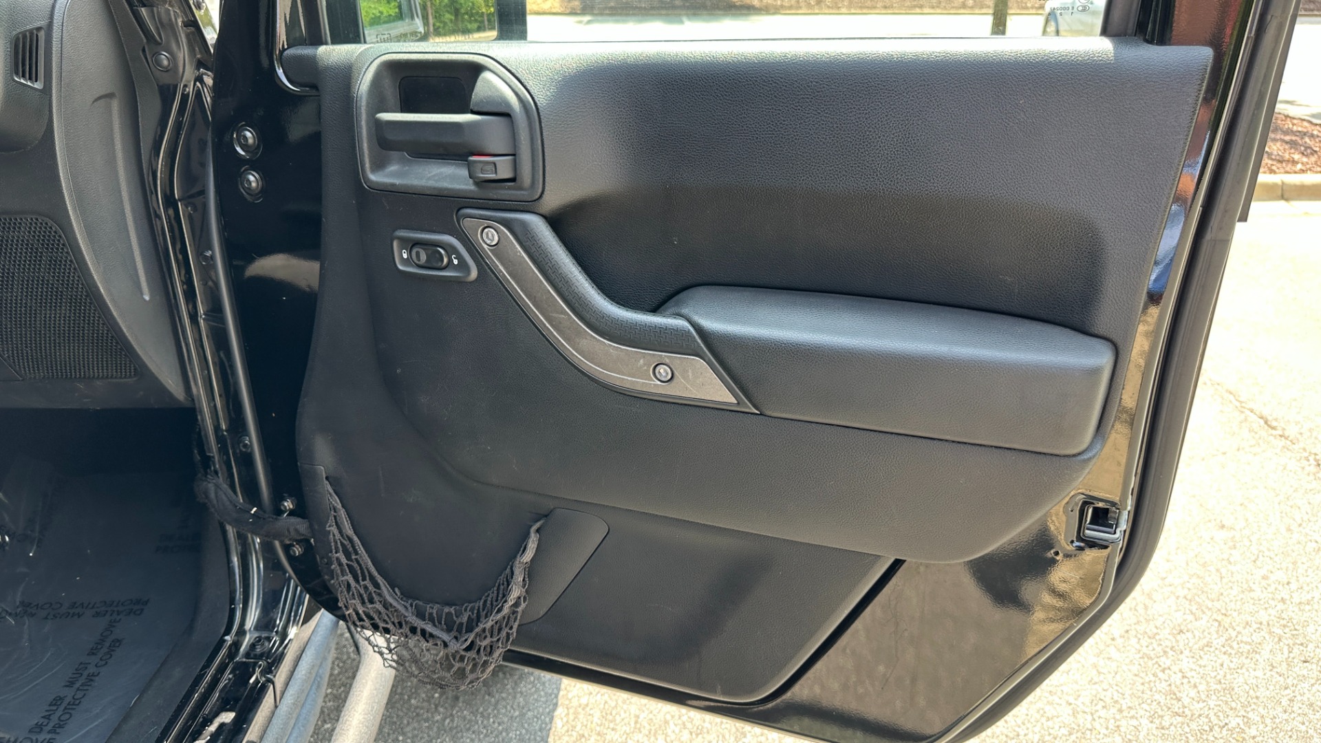 Used 2013 Jeep Wrangler Unlimited Sport / FOX SHOCKS / SOUND SYSTEM / TOUCHSCREEN / SUBWOOFER / TERRAFLEX SUS for sale $24,999 at Formula Imports in Charlotte NC 28227 40
