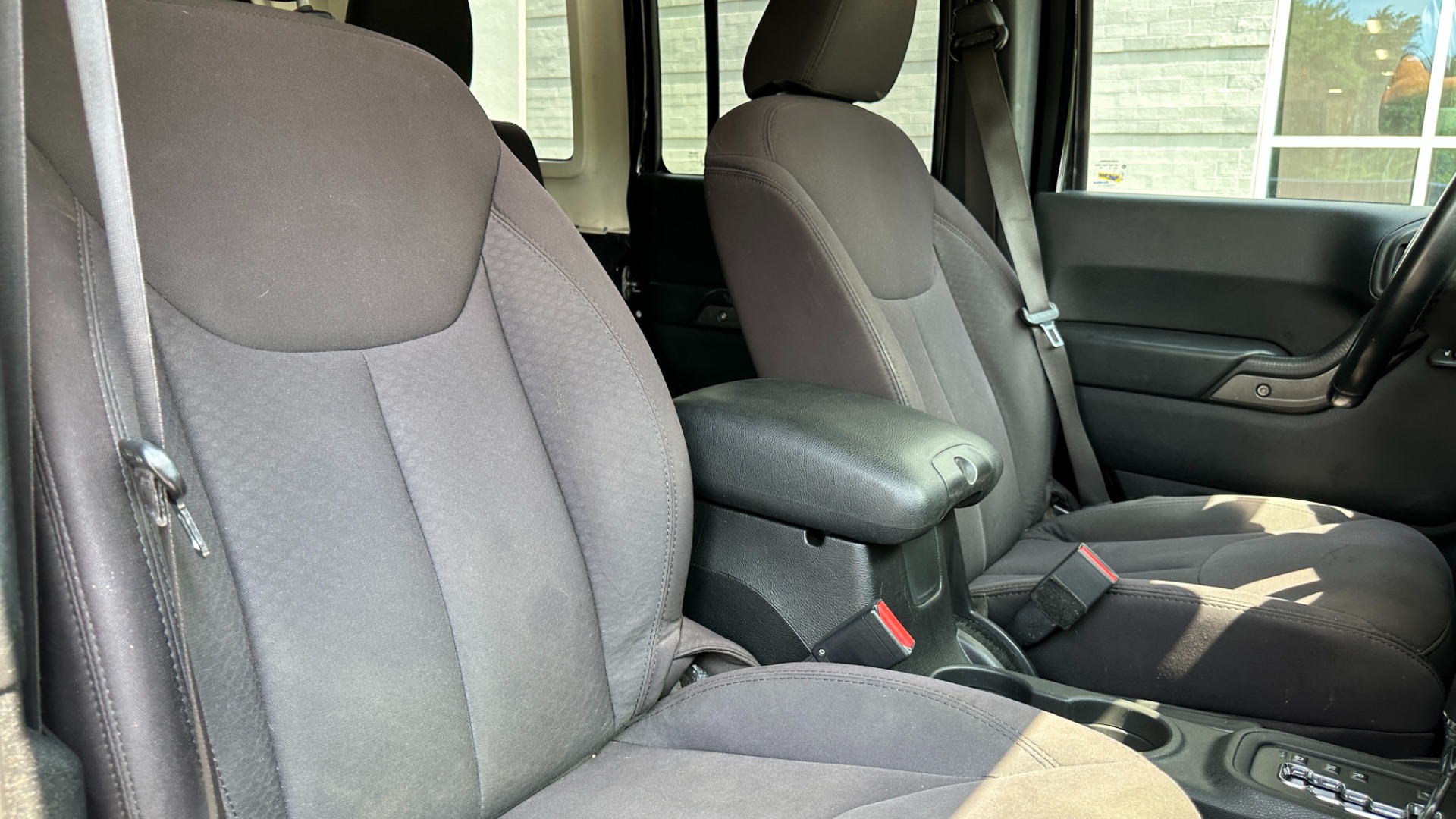 Used 2013 Jeep Wrangler Unlimited Sport / FOX SHOCKS / SOUND SYSTEM / TOUCHSCREEN / SUBWOOFER / TERRAFLEX SUS for sale $24,999 at Formula Imports in Charlotte NC 28227 43