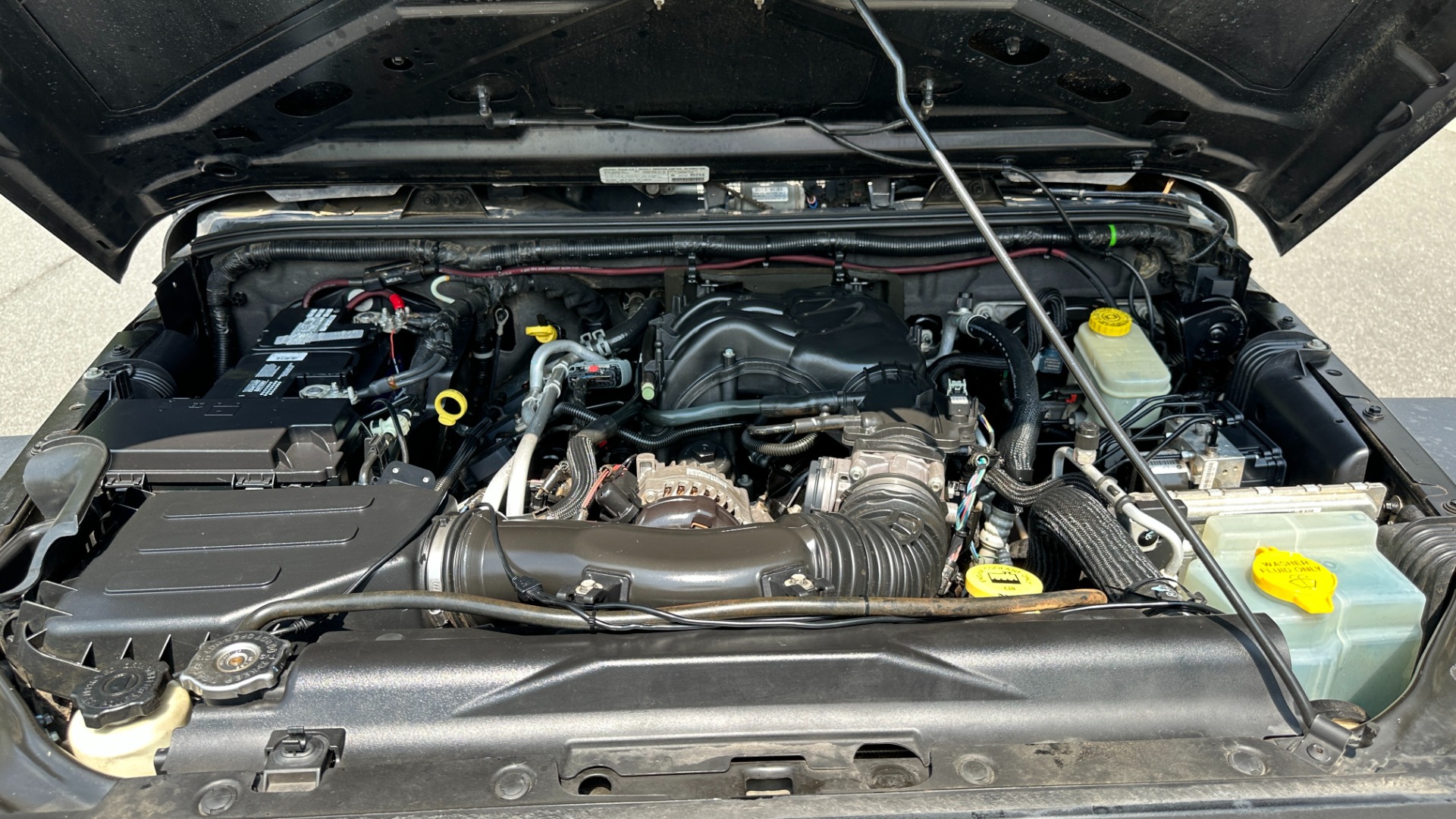 Used 2013 Jeep Wrangler Unlimited Sport / FOX SHOCKS / SOUND SYSTEM / TOUCHSCREEN / SUBWOOFER / TERRAFLEX SUS for sale $24,999 at Formula Imports in Charlotte NC 28227 53
