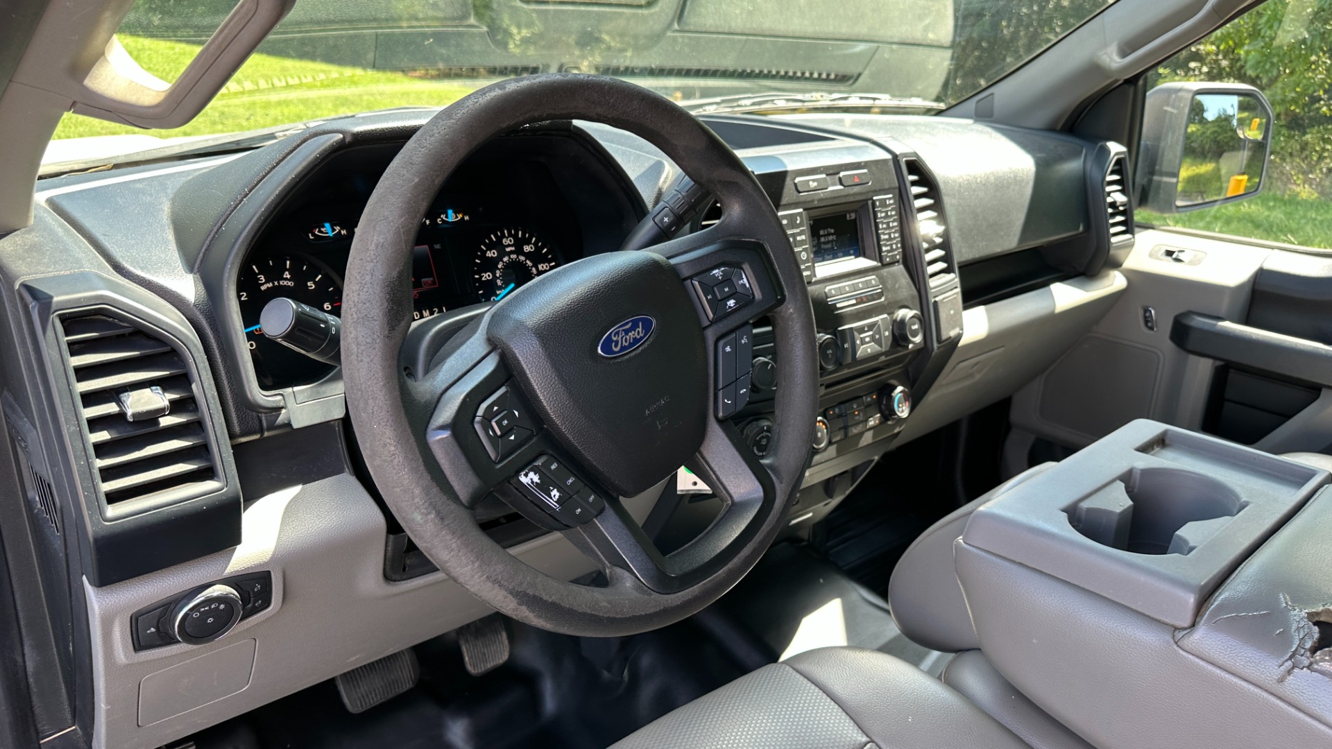 Used 2016 Ford F-150 XL / 5.0L V8 ENGINE / REAR VIEW CAMERA / TOOLBOX for sale $15,995 at Formula Imports in Charlotte NC 28227 11