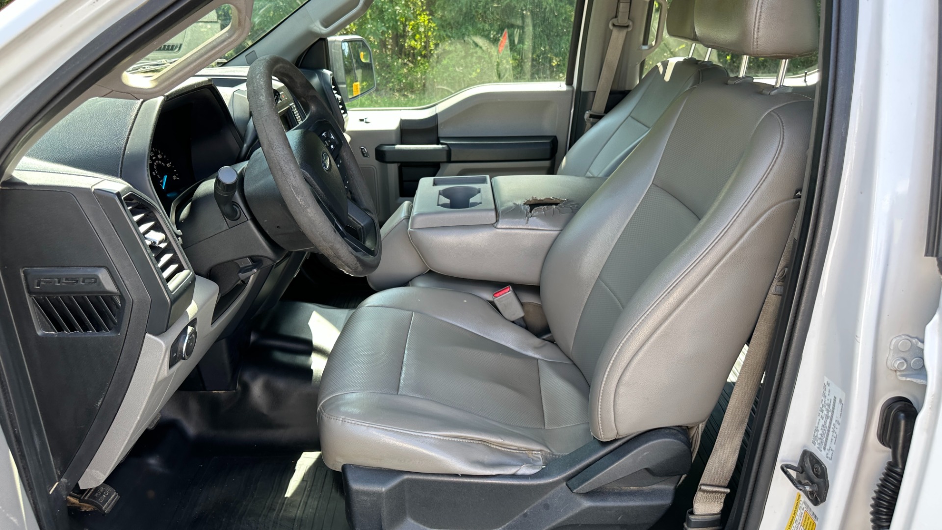 Used 2016 Ford F-150 XL / 5.0L V8 ENGINE / REAR VIEW CAMERA / TOOLBOX for sale $15,995 at Formula Imports in Charlotte NC 28227 12