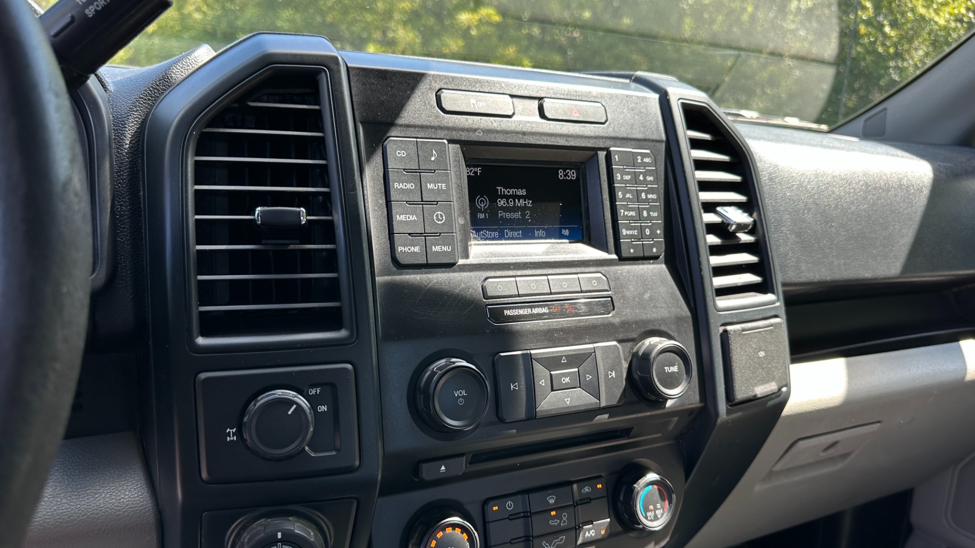 Used 2016 Ford F-150 XL / 5.0L V8 ENGINE / REAR VIEW CAMERA / TOOLBOX for sale $15,995 at Formula Imports in Charlotte NC 28227 17