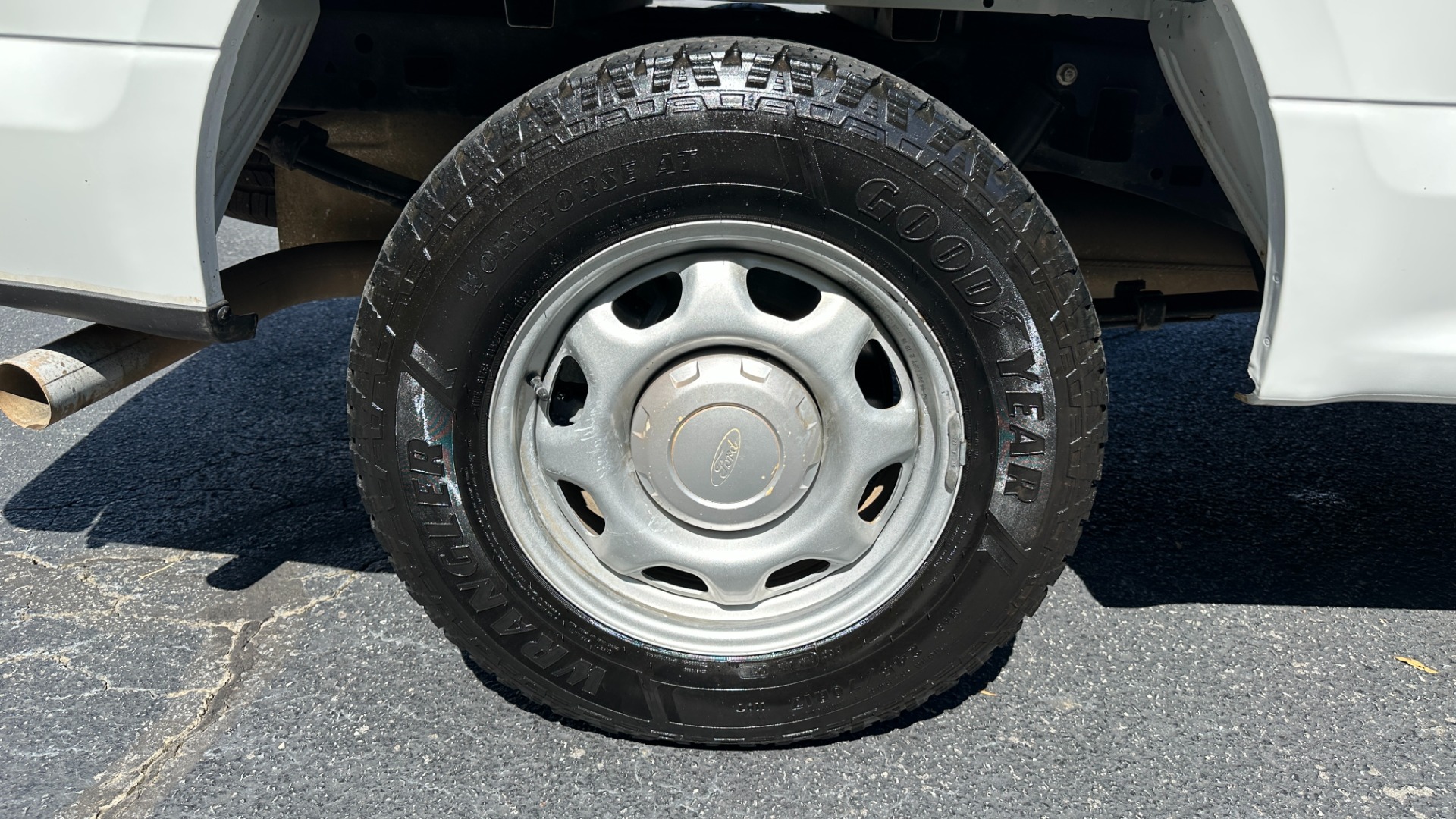 Used 2016 Ford F-150 XL / 5.0L V8 ENGINE / REAR VIEW CAMERA / TOOLBOX for sale $15,995 at Formula Imports in Charlotte NC 28227 44