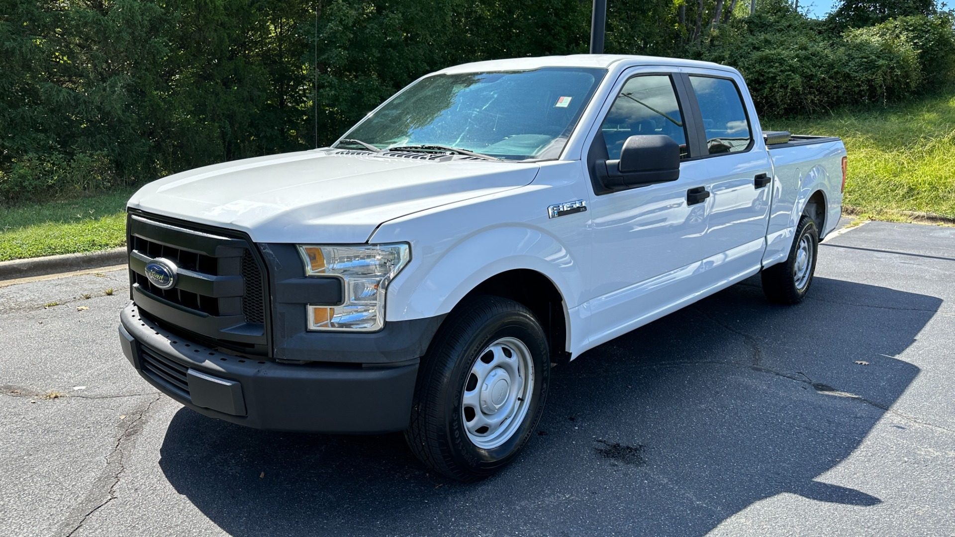 Used 2016 Ford F-150 XL / 5.0L V8 ENGINE / REAR VIEW CAMERA / TOOLBOX for sale $15,995 at Formula Imports in Charlotte NC 28227 5