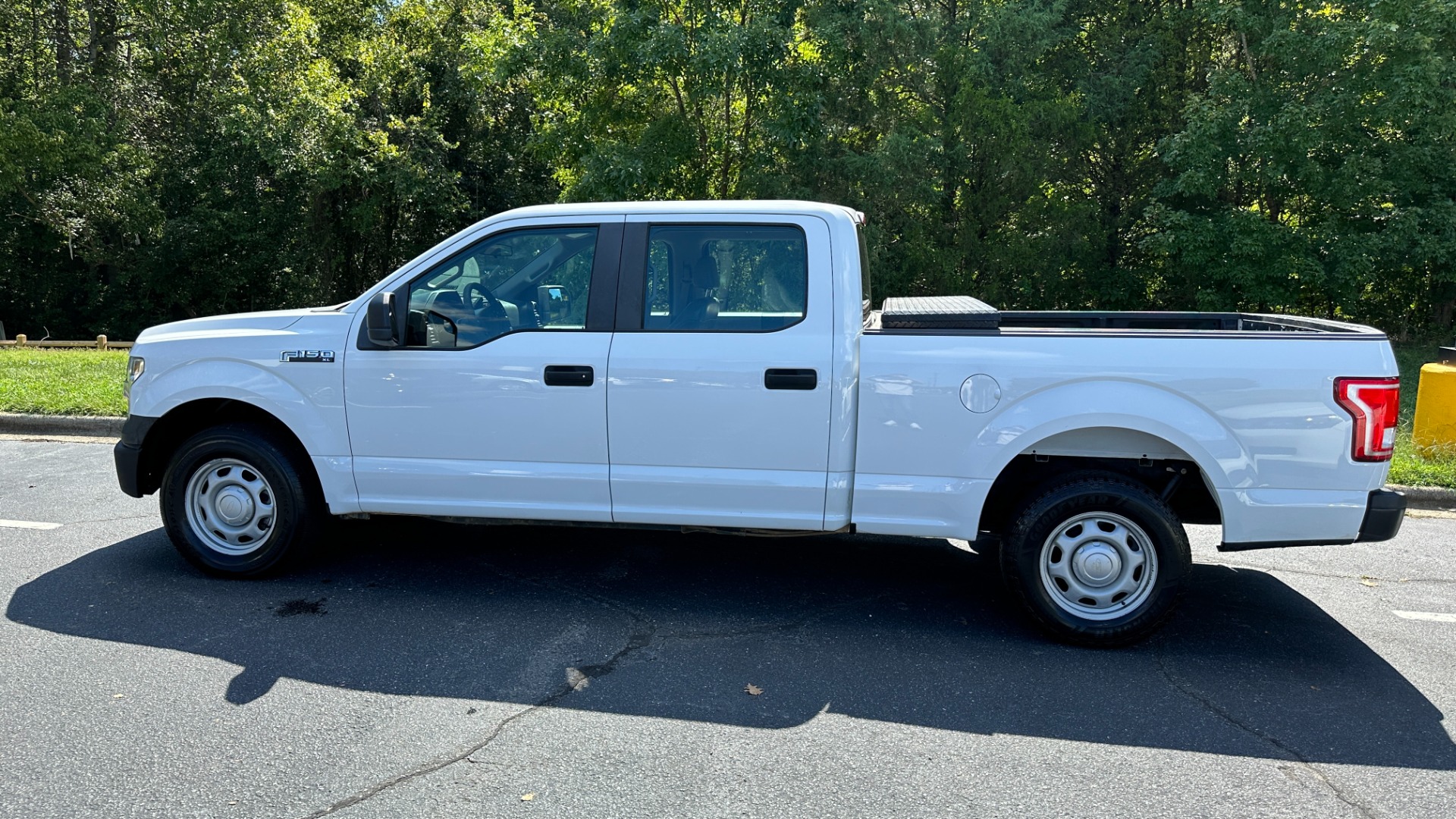 Used 2016 Ford F-150 XL / 5.0L V8 ENGINE / REAR VIEW CAMERA / TOOLBOX for sale $15,995 at Formula Imports in Charlotte NC 28227 6