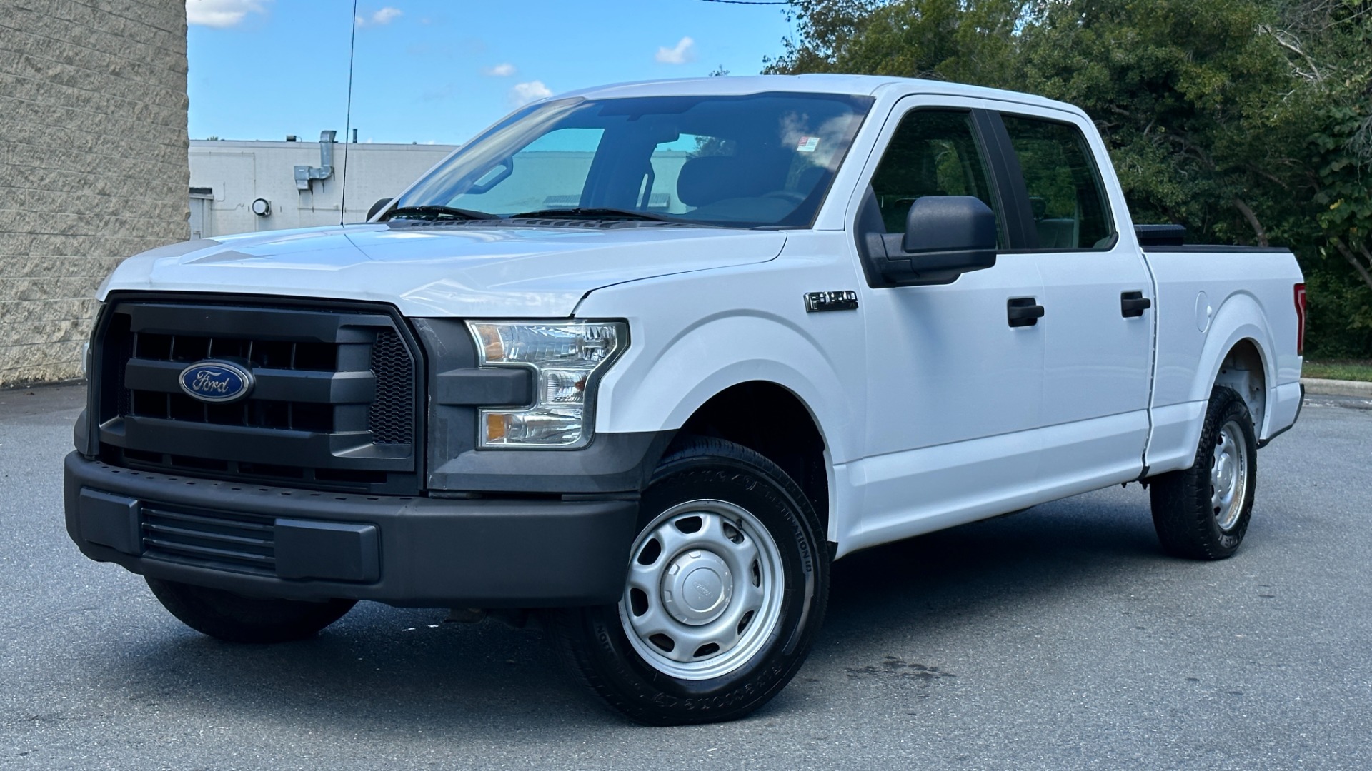 Used 2016 Ford F-150 XL / 5.0L V8 ENGINE / REAR VIEW CAMERA / TOOLBOX for sale Sold at Formula Imports in Charlotte NC 28227 1