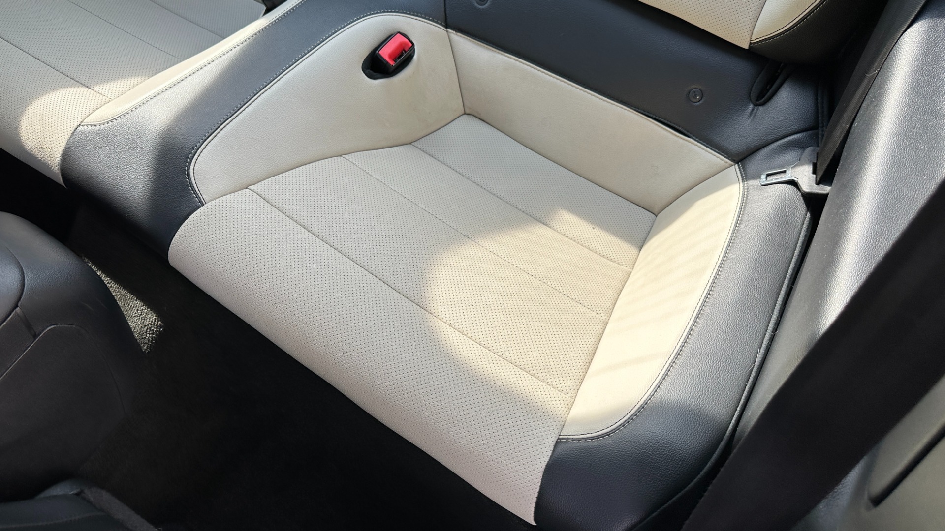 Used 2018 Ford Mustang EcoBoost Premium / LEATHER / 10SPD AUTO / TURBO ENGINE for sale $19,995 at Formula Imports in Charlotte NC 28227 17