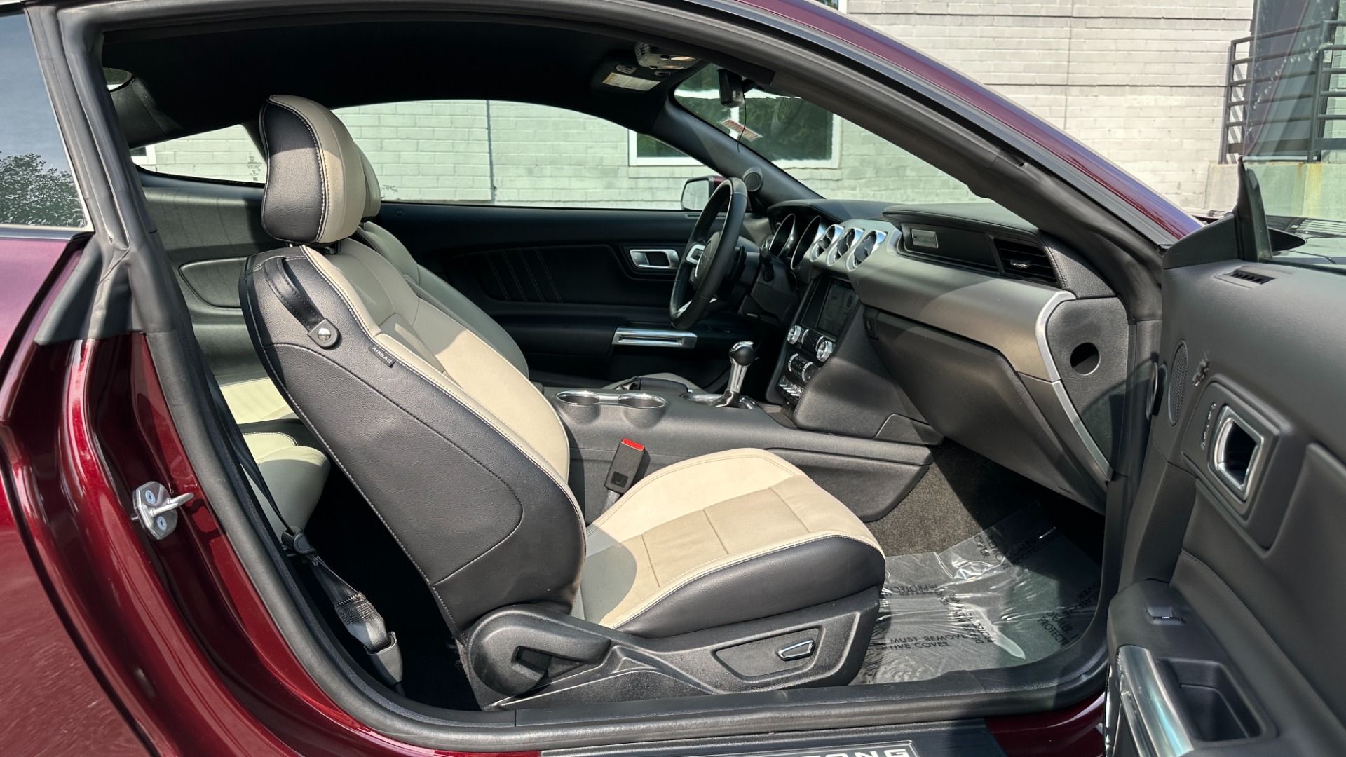 Used 2018 Ford Mustang EcoBoost Premium / LEATHER / 10SPD AUTO / TURBO ENGINE for sale $19,995 at Formula Imports in Charlotte NC 28227 33