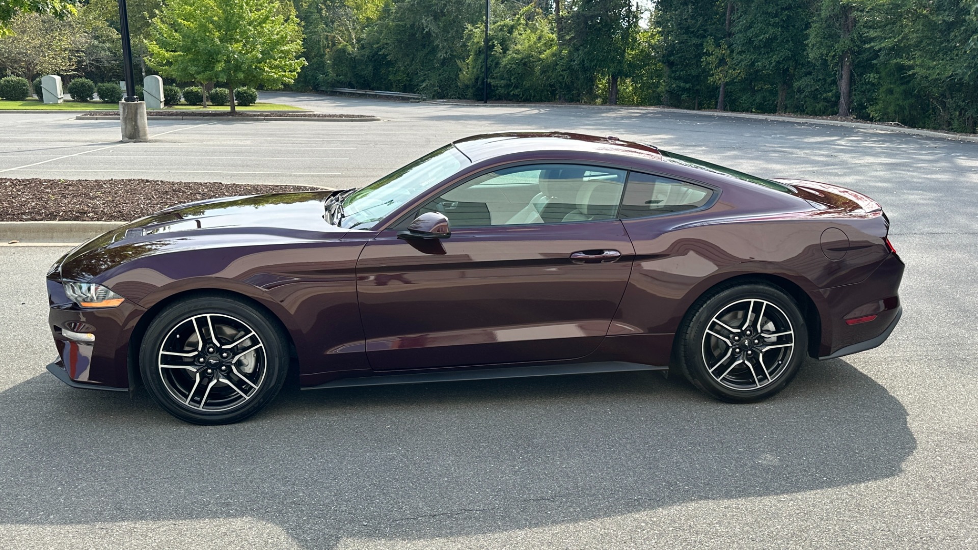 Used 2018 Ford Mustang EcoBoost Premium / LEATHER / 10SPD AUTO / TURBO ENGINE for sale $19,995 at Formula Imports in Charlotte NC 28227 6