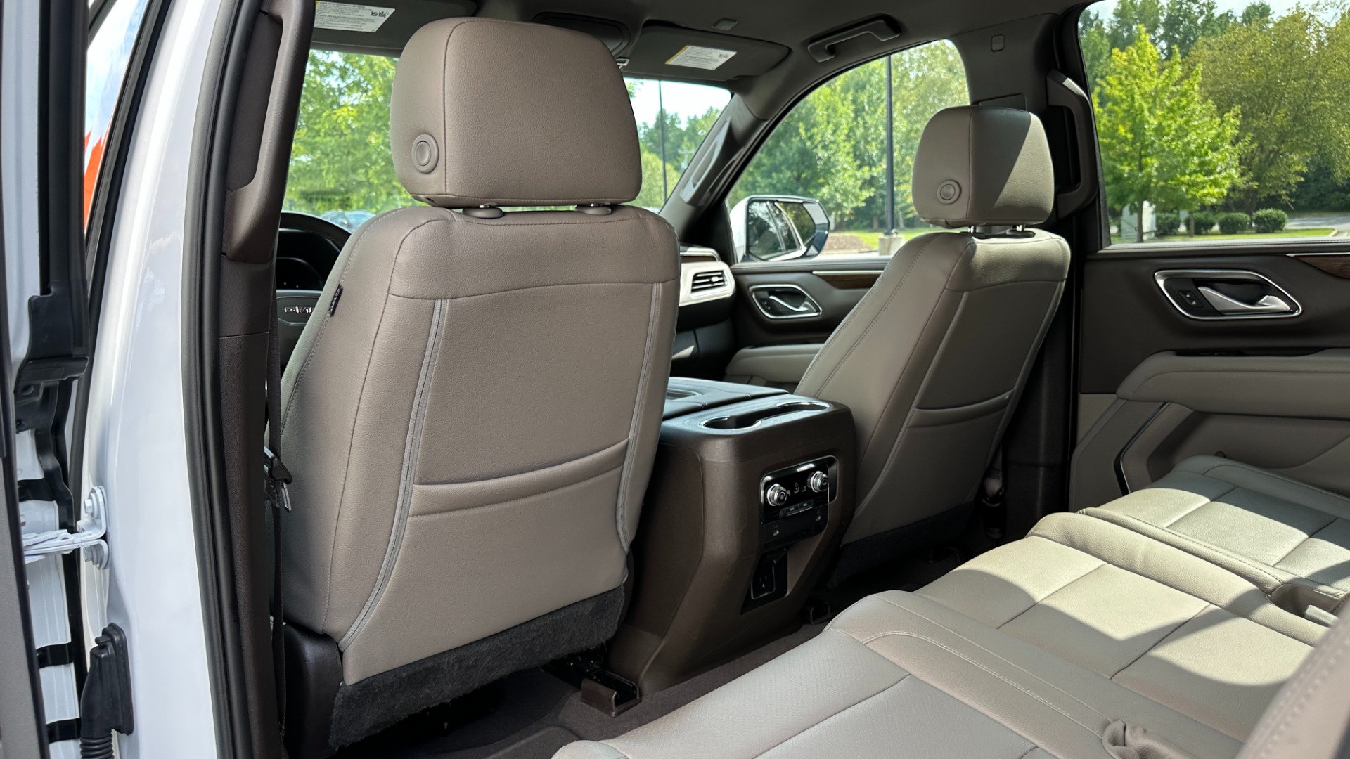Used 2022 GMC Yukon XL SLE / LEATHER / MAX TRAILERING / SAFETY PLUS for sale $59,999 at Formula Imports in Charlotte NC 28227 21