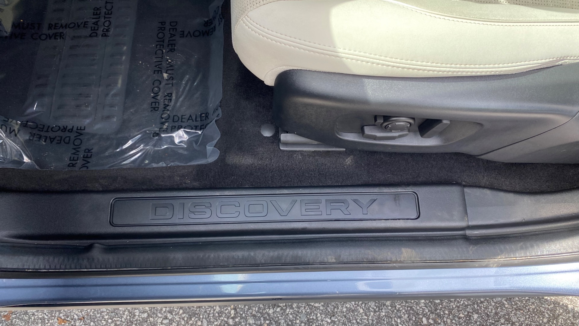 Used 2020 Land Rover Discovery Sport S for sale Sold at Formula Imports in Charlotte NC 28227 17