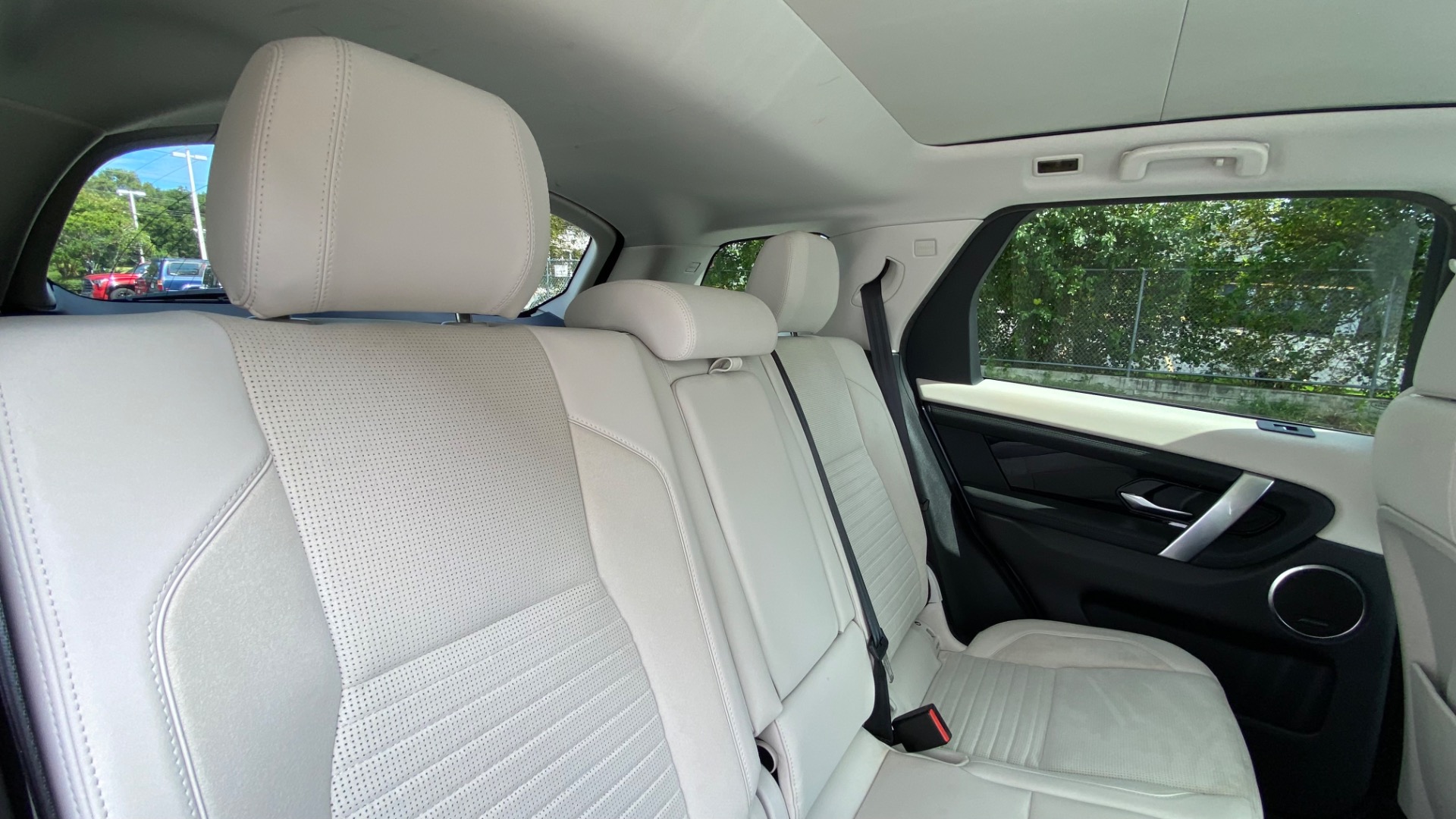 Used 2020 Land Rover Discovery Sport S for sale Sold at Formula Imports in Charlotte NC 28227 39