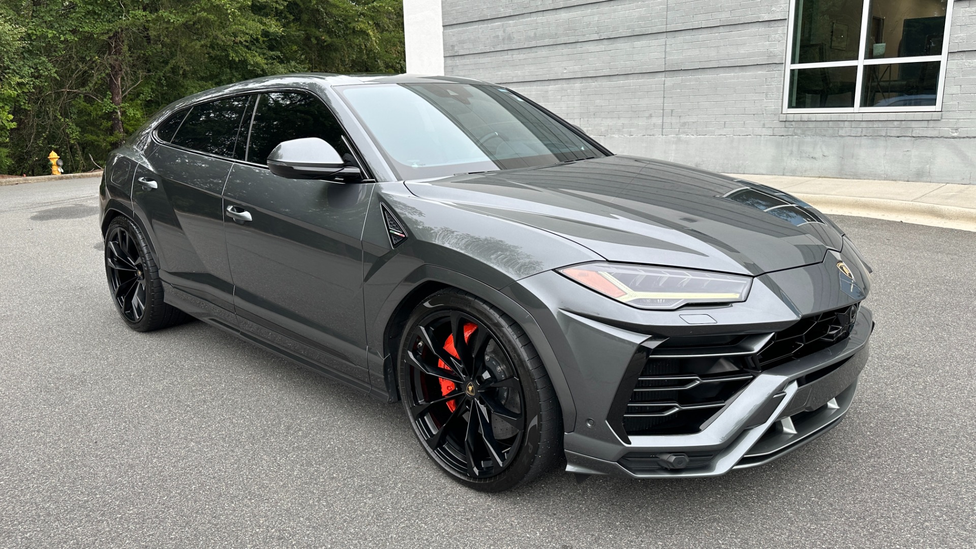 Used 2019 Lamborghini Urus V8 TWIN TURBO / RARE INTERIOR / FULL LEATHER / REAR ENTERTAINMENT for sale $189,995 at Formula Imports in Charlotte NC 28227 2