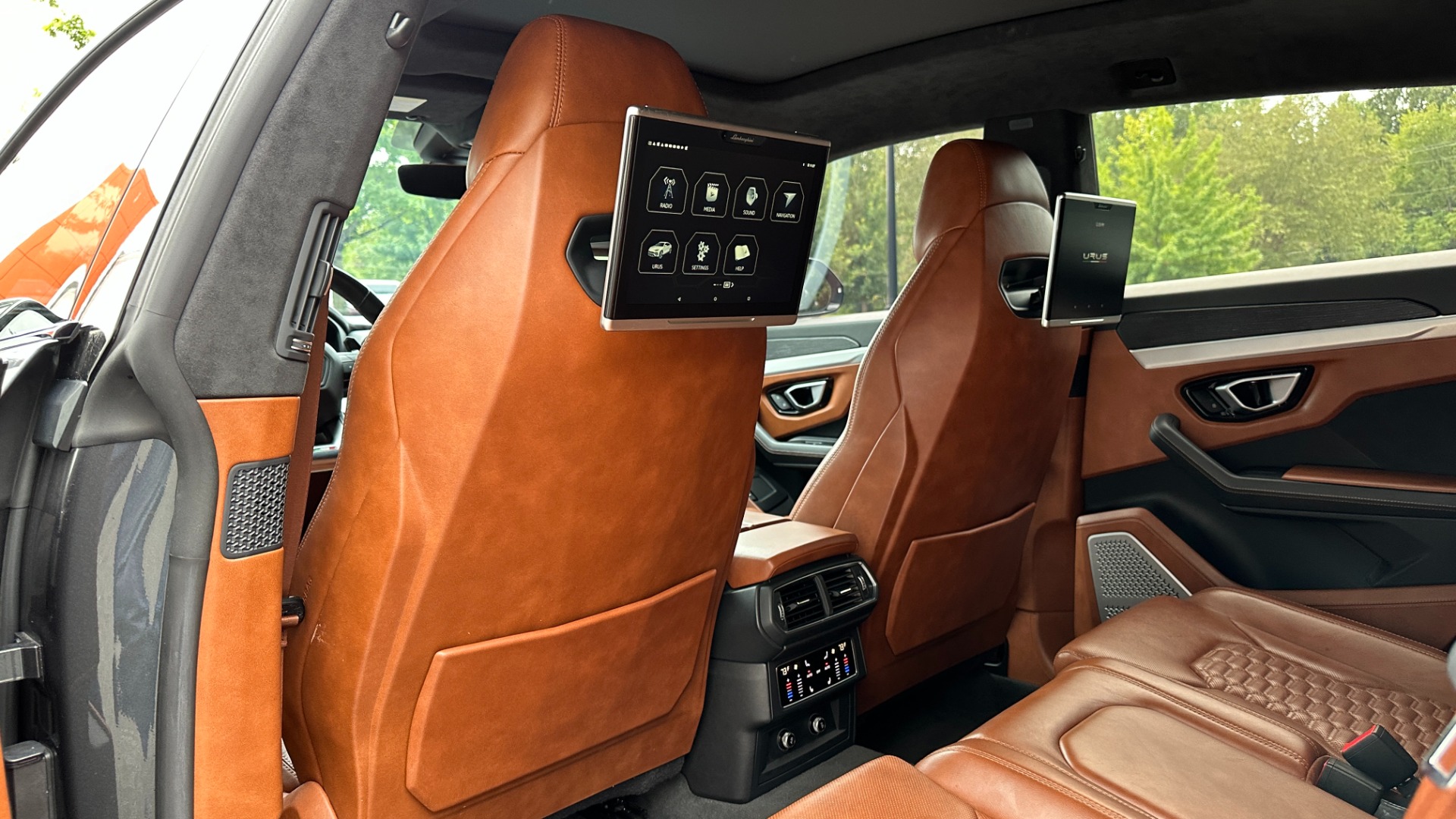 Used 2019 Lamborghini Urus V8 TWIN TURBO / RARE INTERIOR / FULL LEATHER / REAR ENTERTAINMENT for sale $189,995 at Formula Imports in Charlotte NC 28227 26