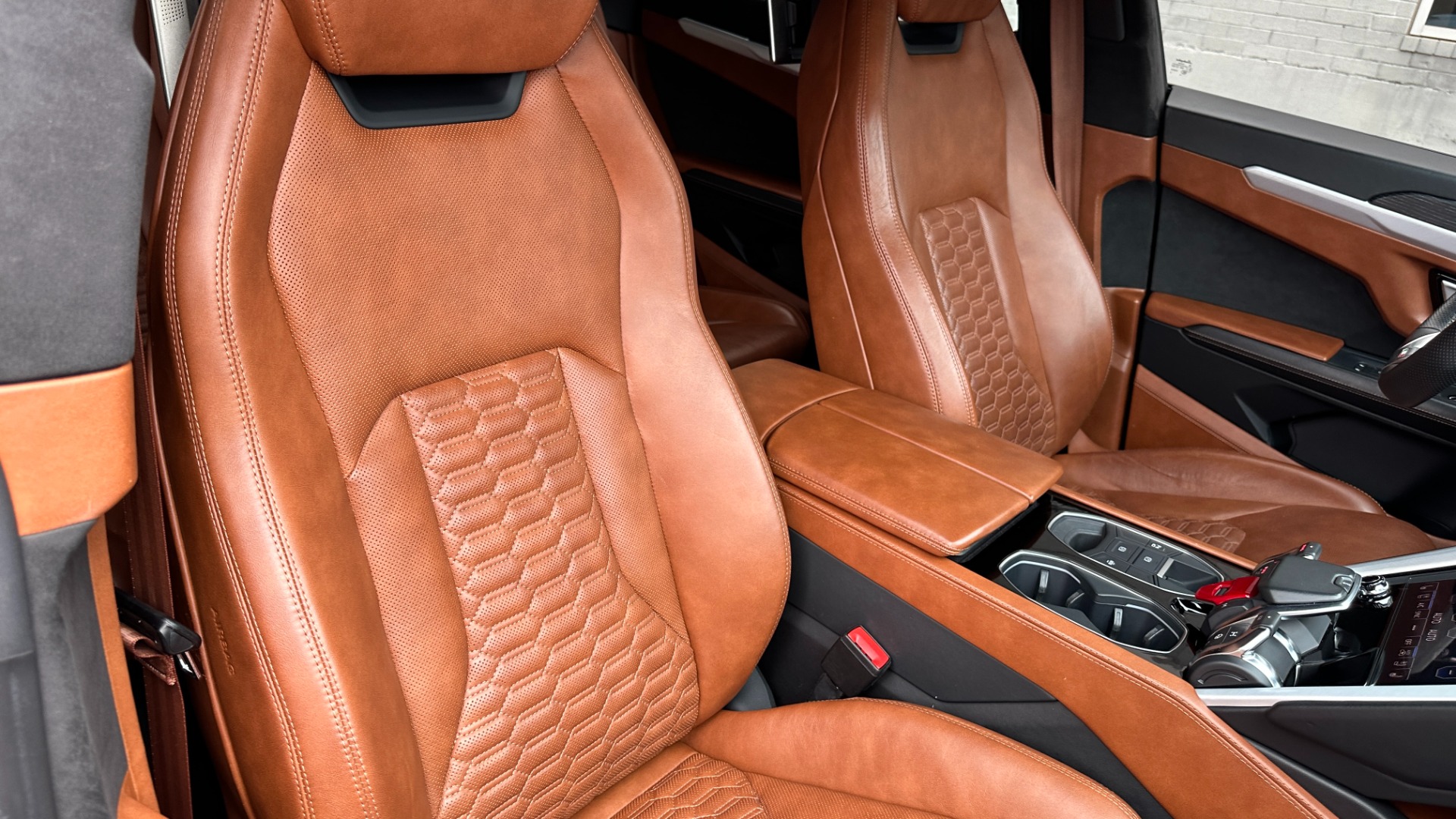 Used 2019 Lamborghini Urus V8 TWIN TURBO / RARE INTERIOR / FULL LEATHER / REAR ENTERTAINMENT for sale $189,995 at Formula Imports in Charlotte NC 28227 34