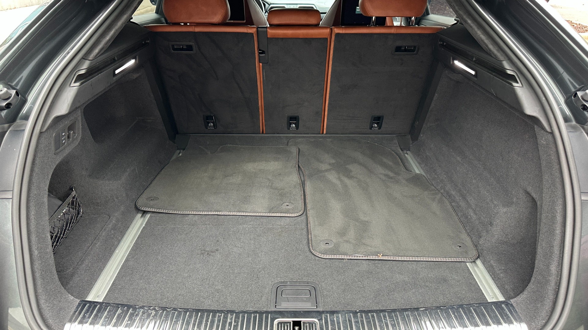 Used 2019 Lamborghini Urus V8 TWIN TURBO / RARE INTERIOR / FULL LEATHER / REAR ENTERTAINMENT for sale $189,995 at Formula Imports in Charlotte NC 28227 41
